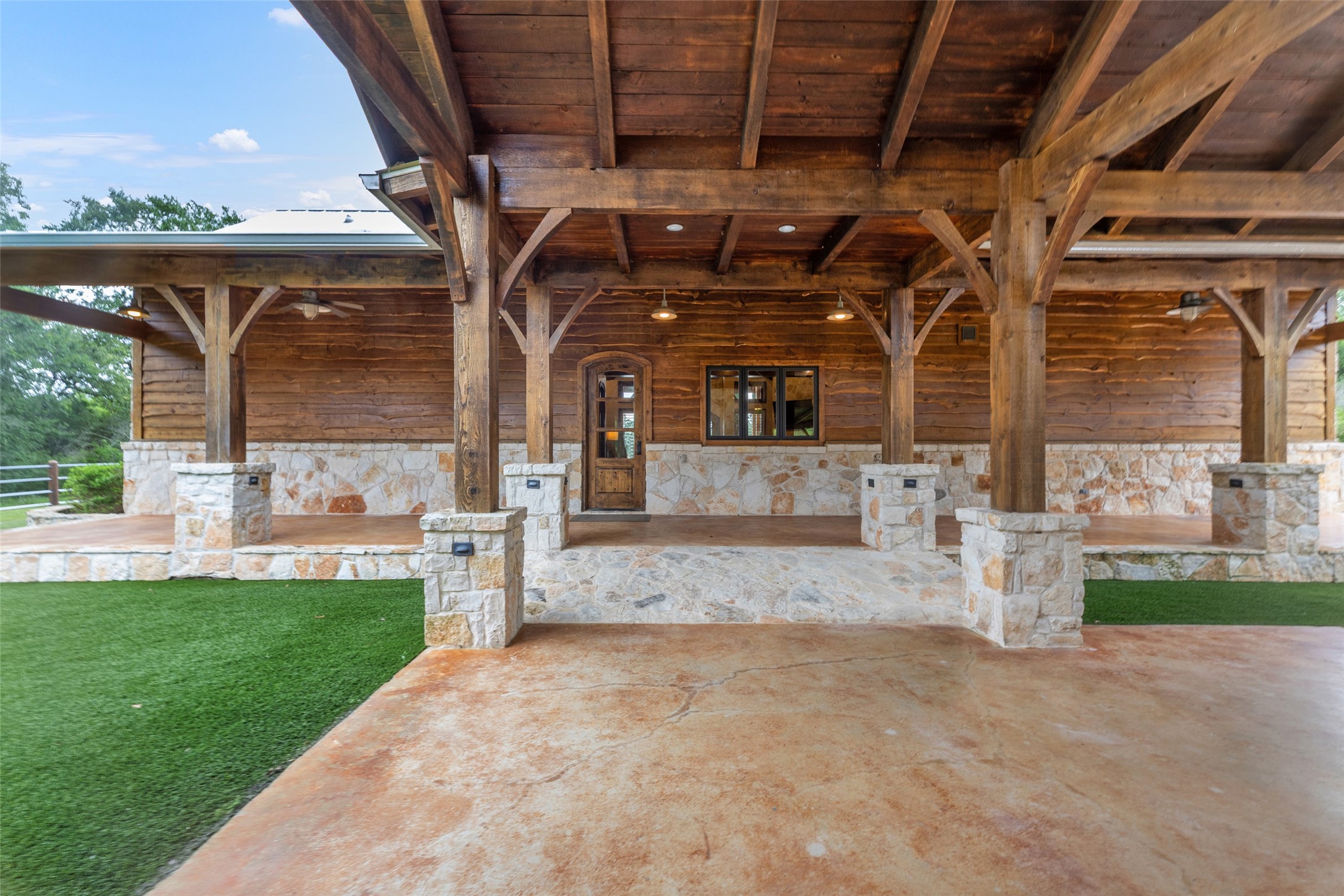 654 Navasota Ridge Property Photo 23