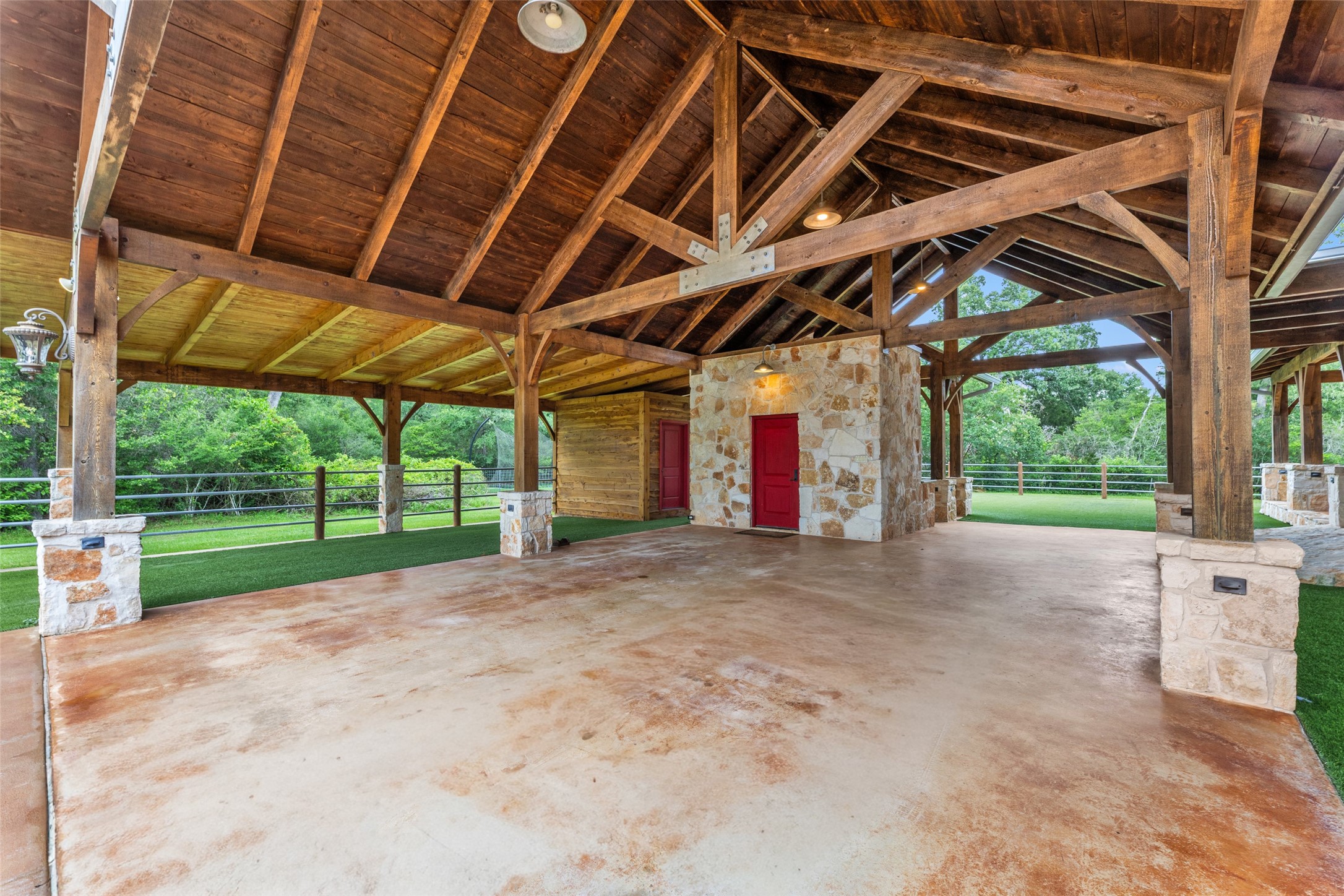654 Navasota Ridge Property Photo 26