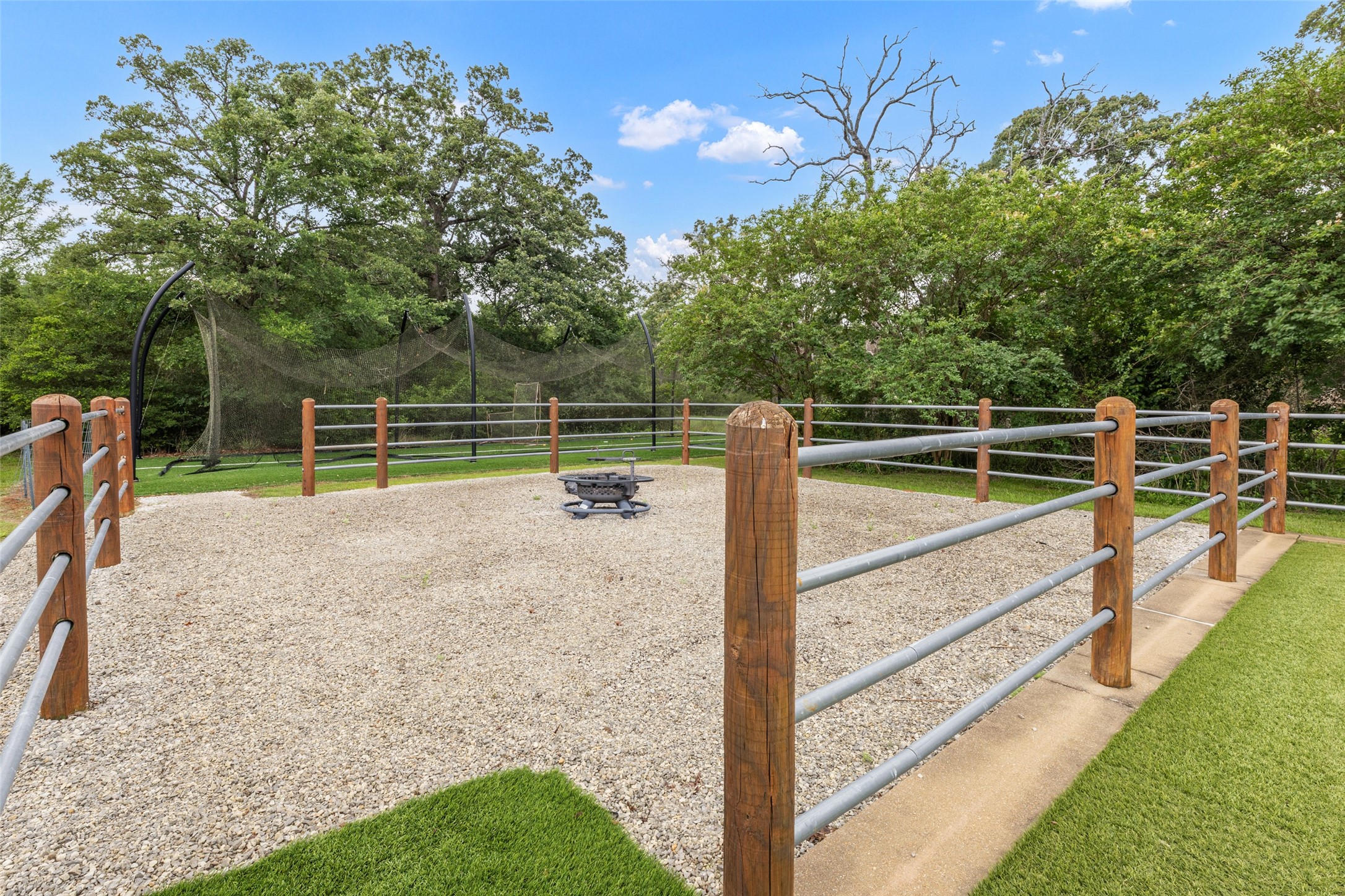 654 Navasota Ridge Property Photo 28