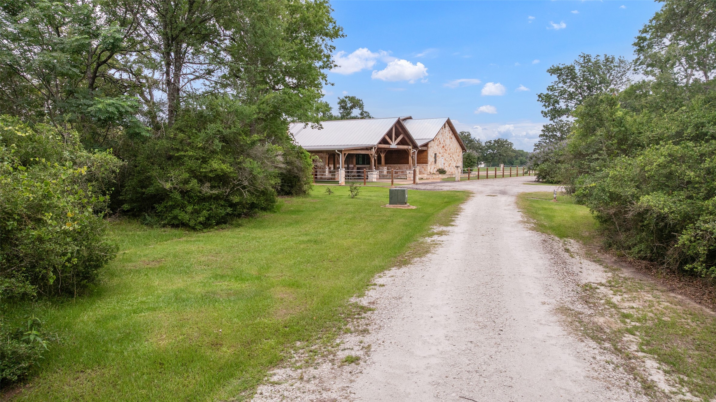 654 Navasota Ridge Property Photo 32