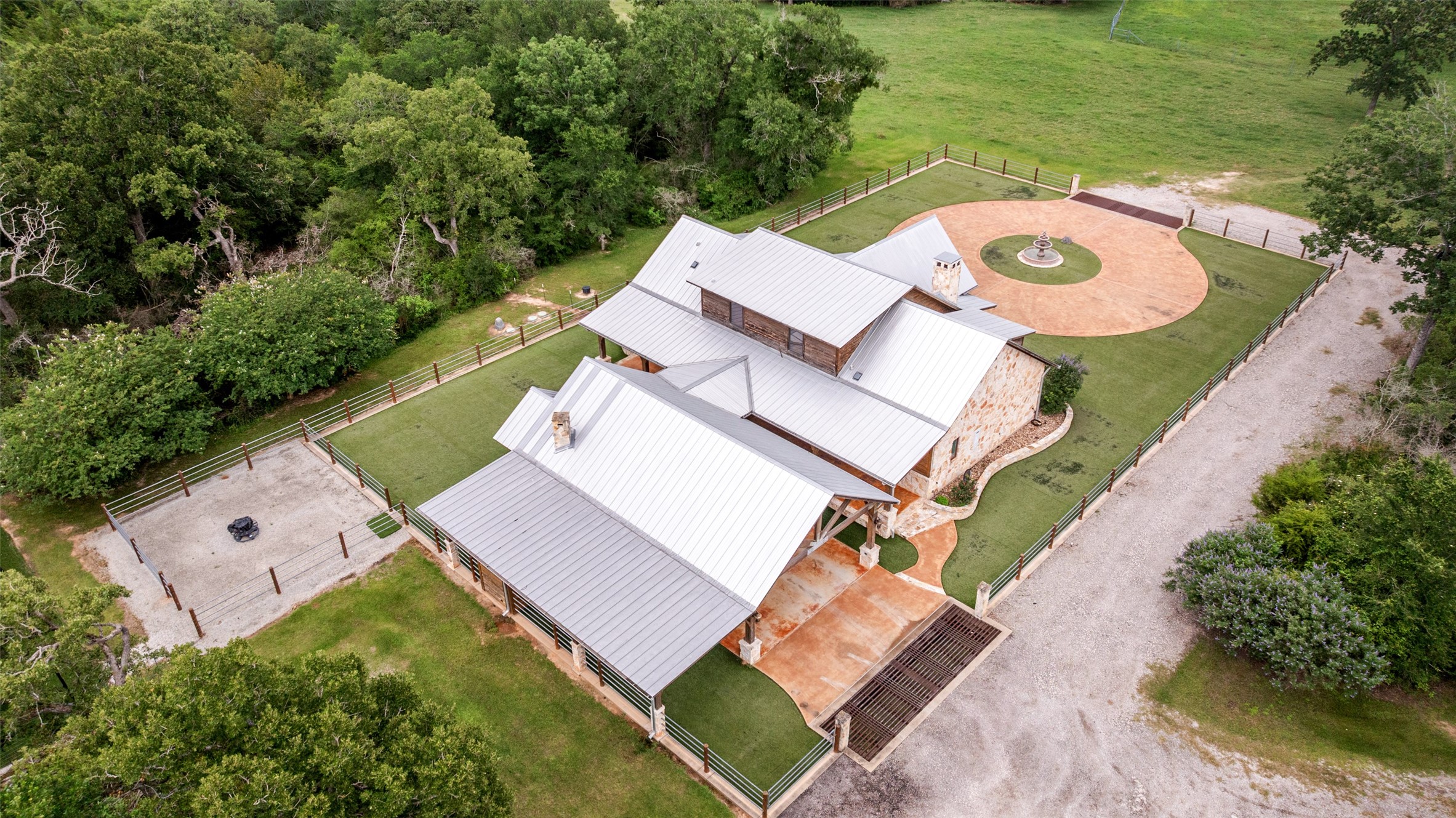 654 Navasota Ridge Property Photo 33