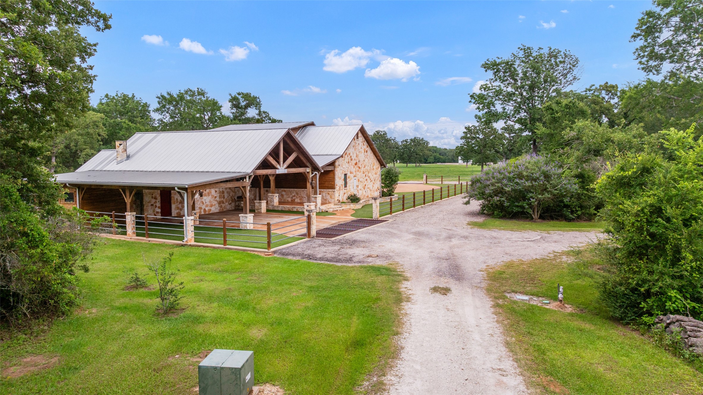 654 Navasota Ridge Property Photo 34