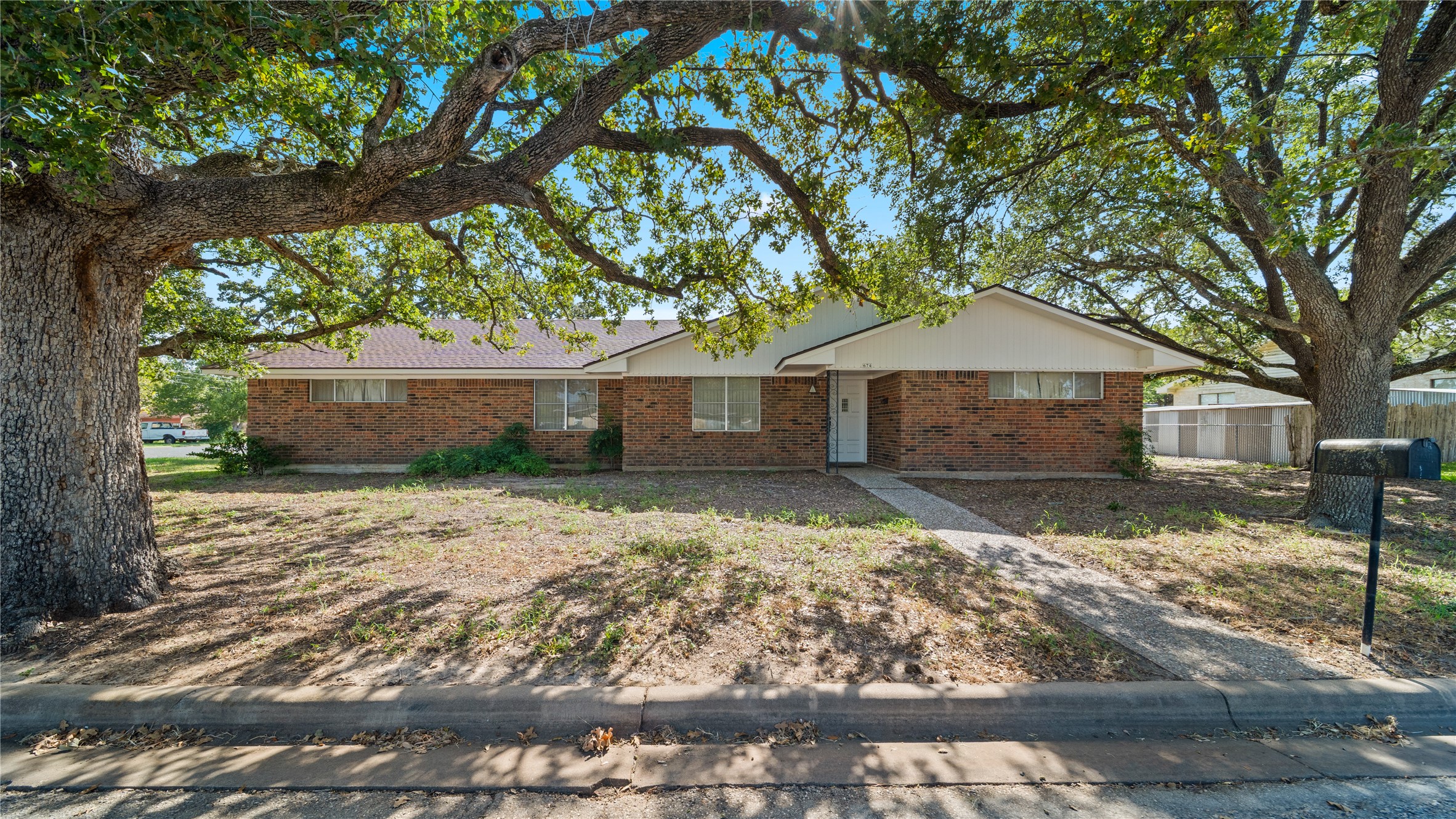 674 N Polk Property Photo 1