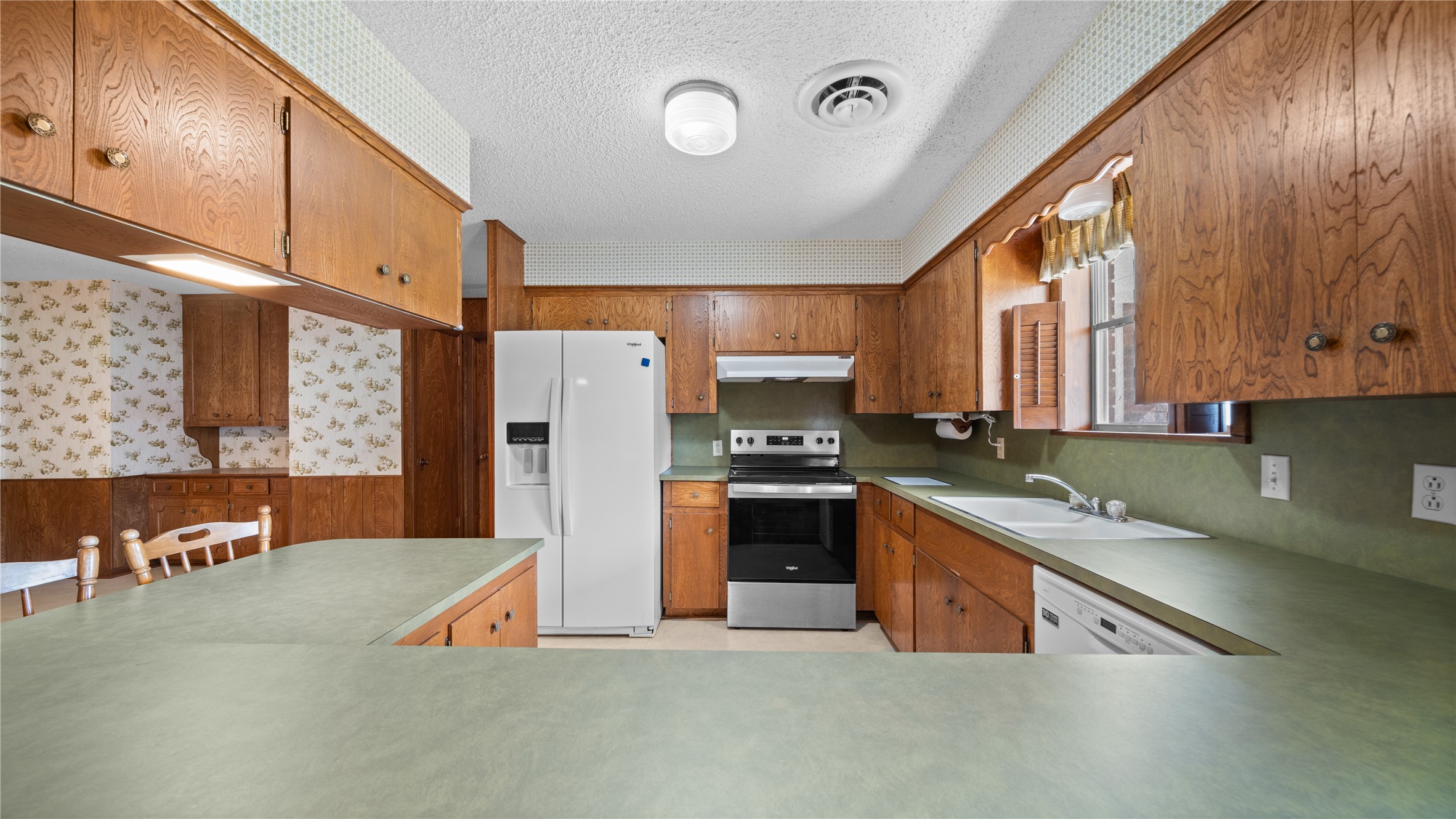674 N Polk Property Photo 4