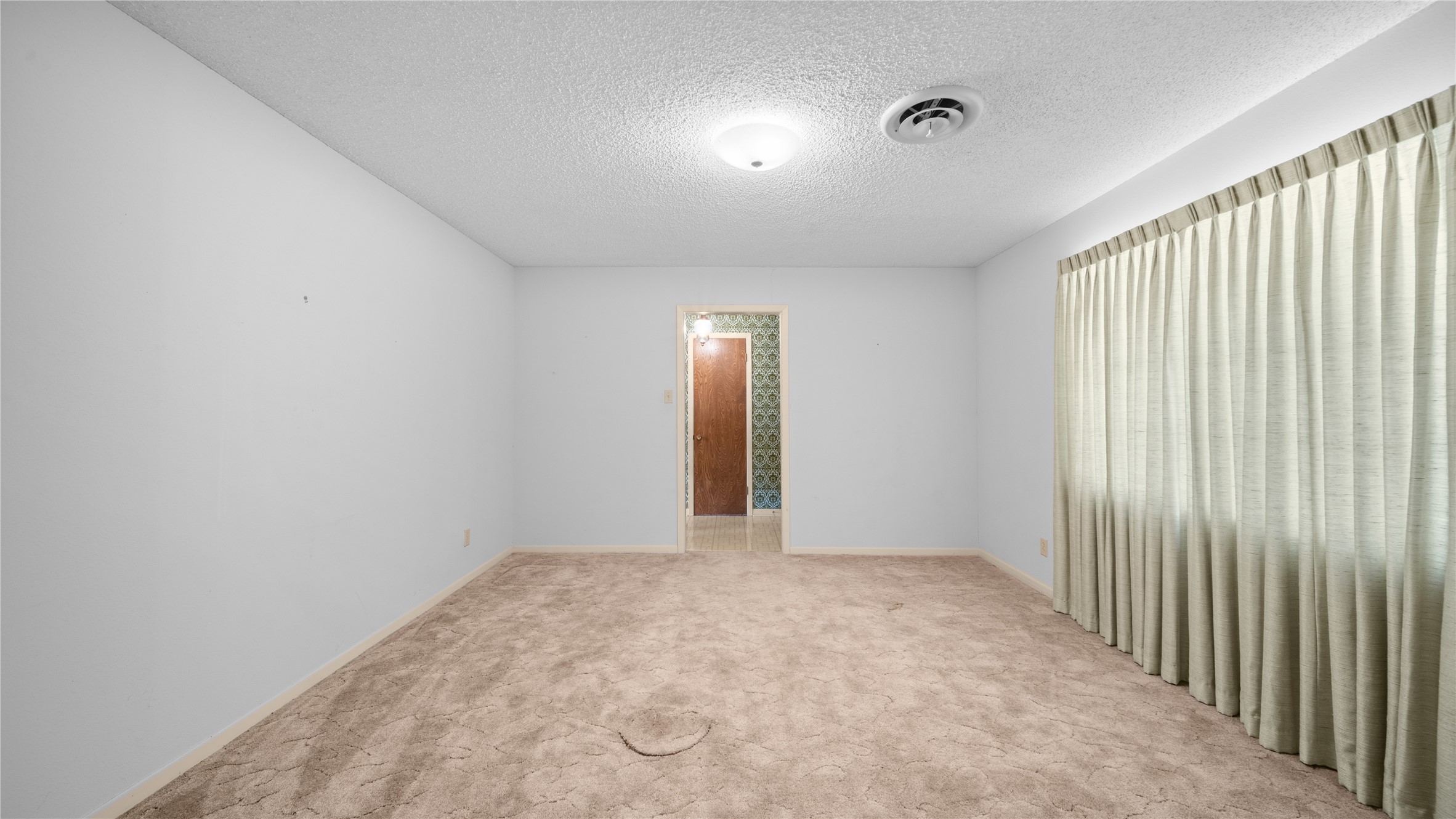674 N Polk Property Photo 9
