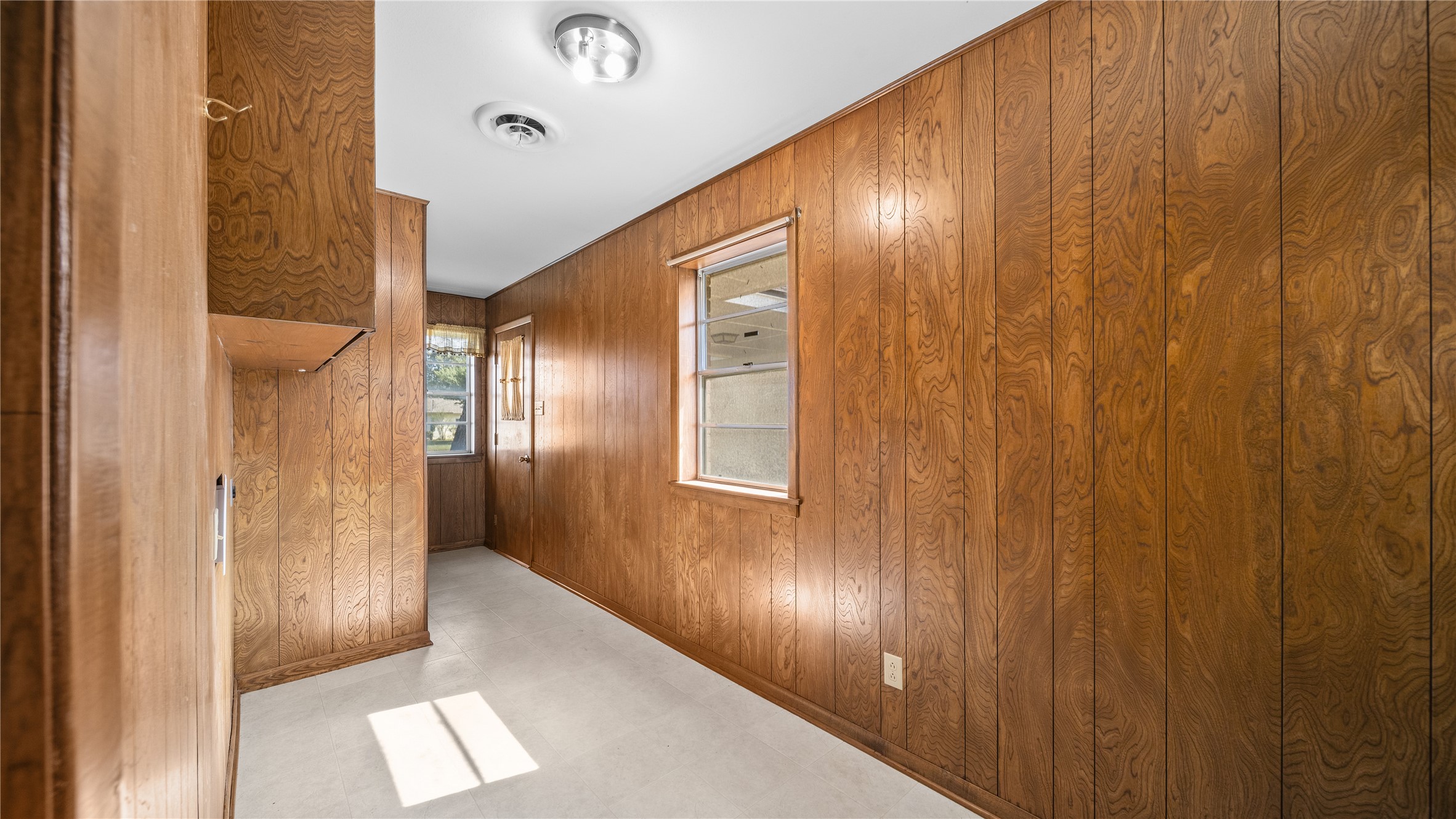 674 N Polk Property Photo 17