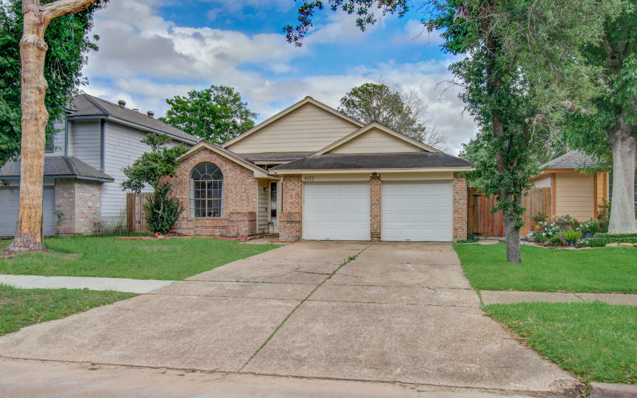 8622 Sparkling Springs Drive Property Photo 1