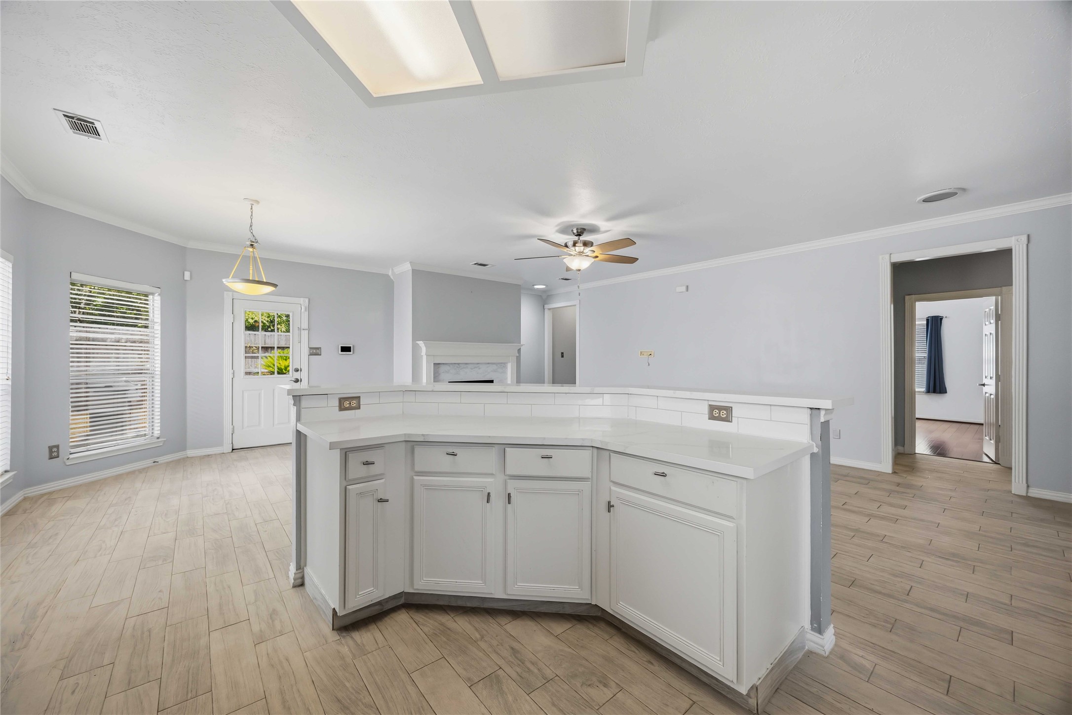 807 Fairpark Lane Property Photo 11