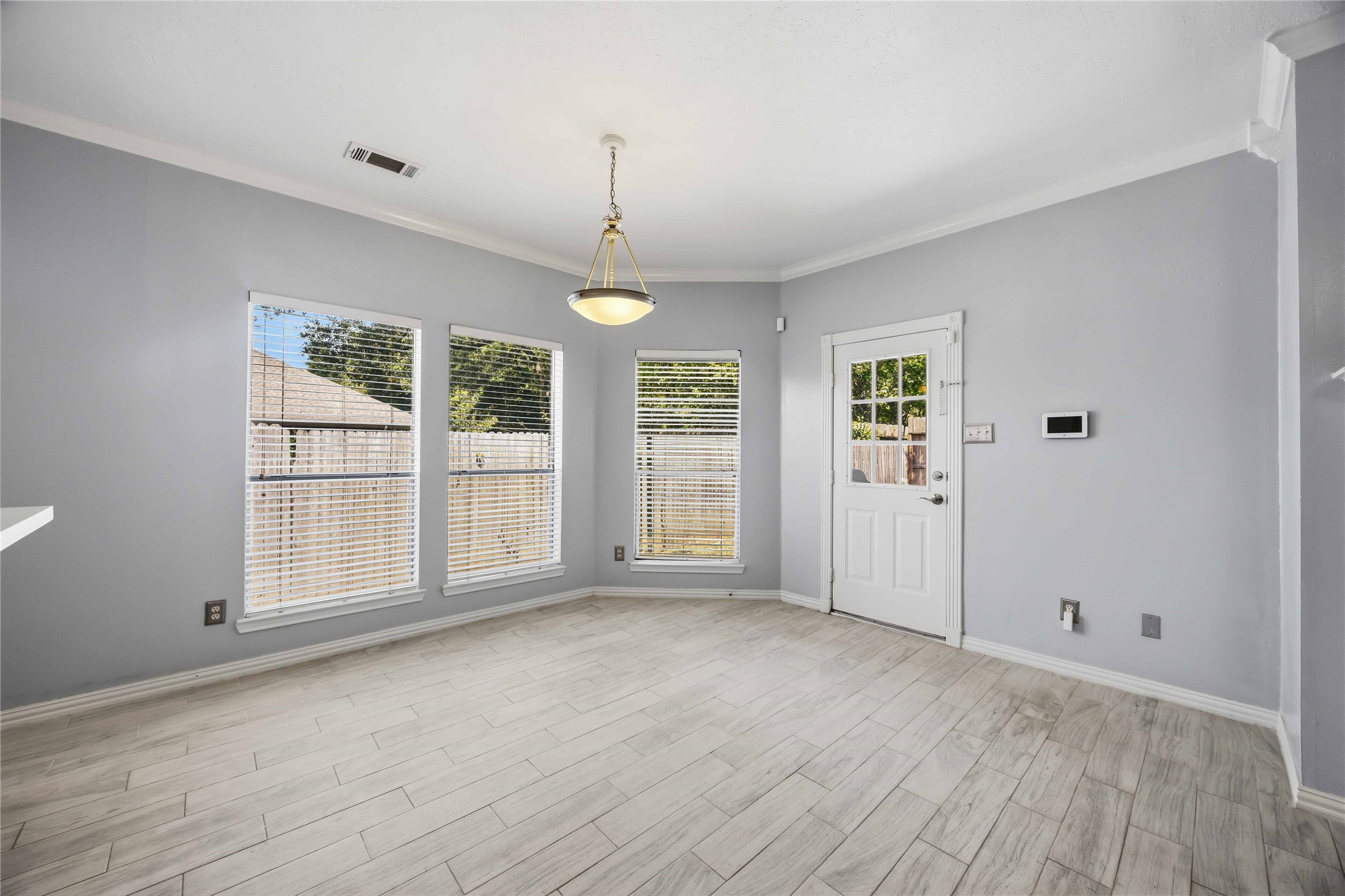 807 Fairpark Lane Property Photo 12