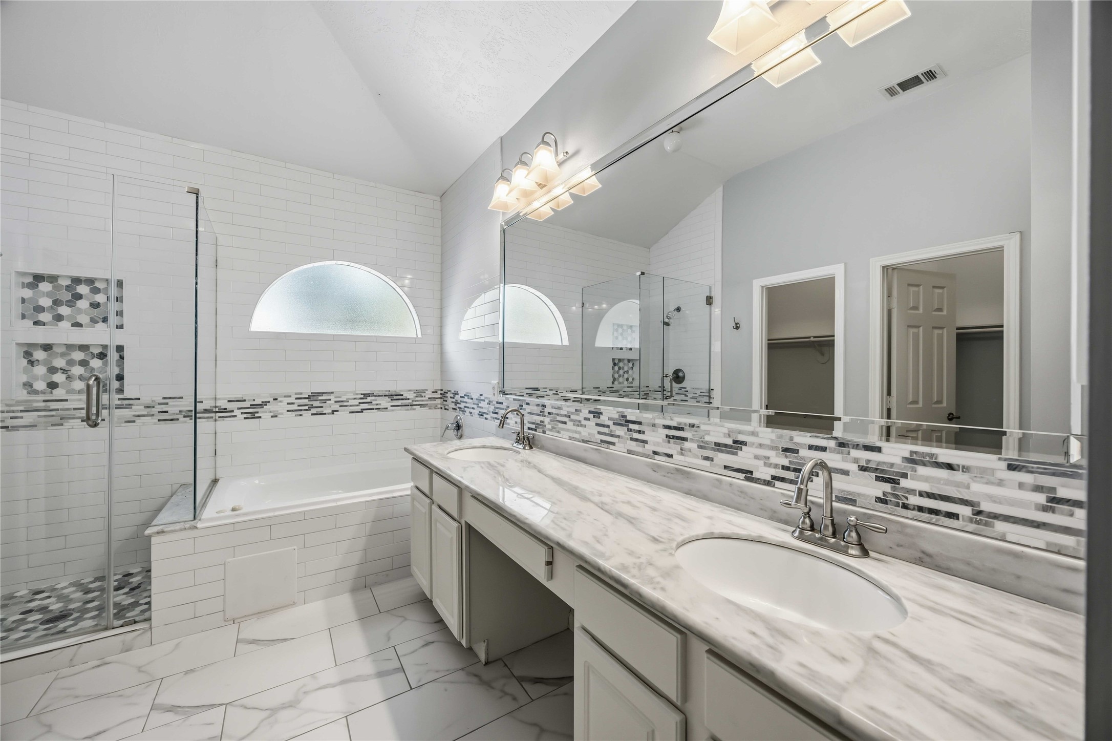 807 Fairpark Lane Property Photo 22
