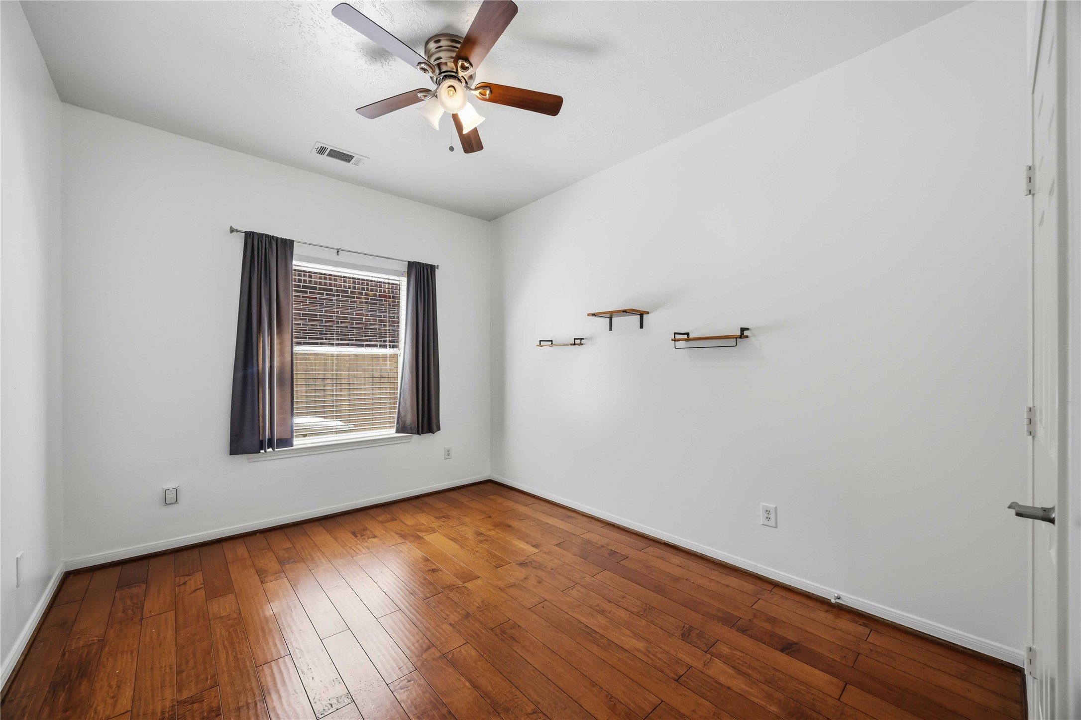 807 Fairpark Lane Property Photo 28