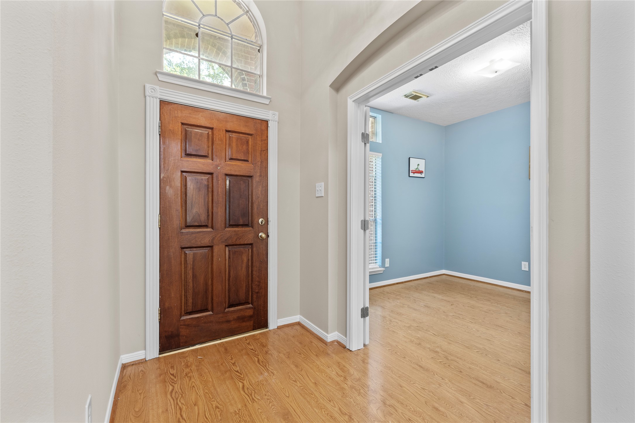 8619 Bridge Park Drive Property Photo 5