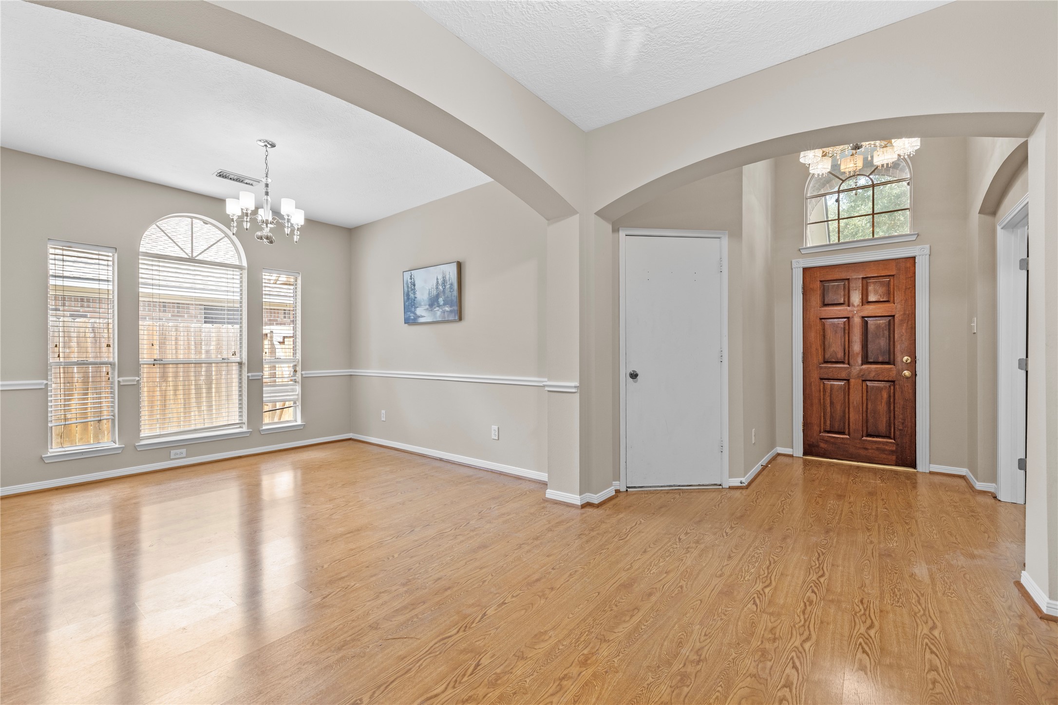 8619 Bridge Park Drive Property Photo 9
