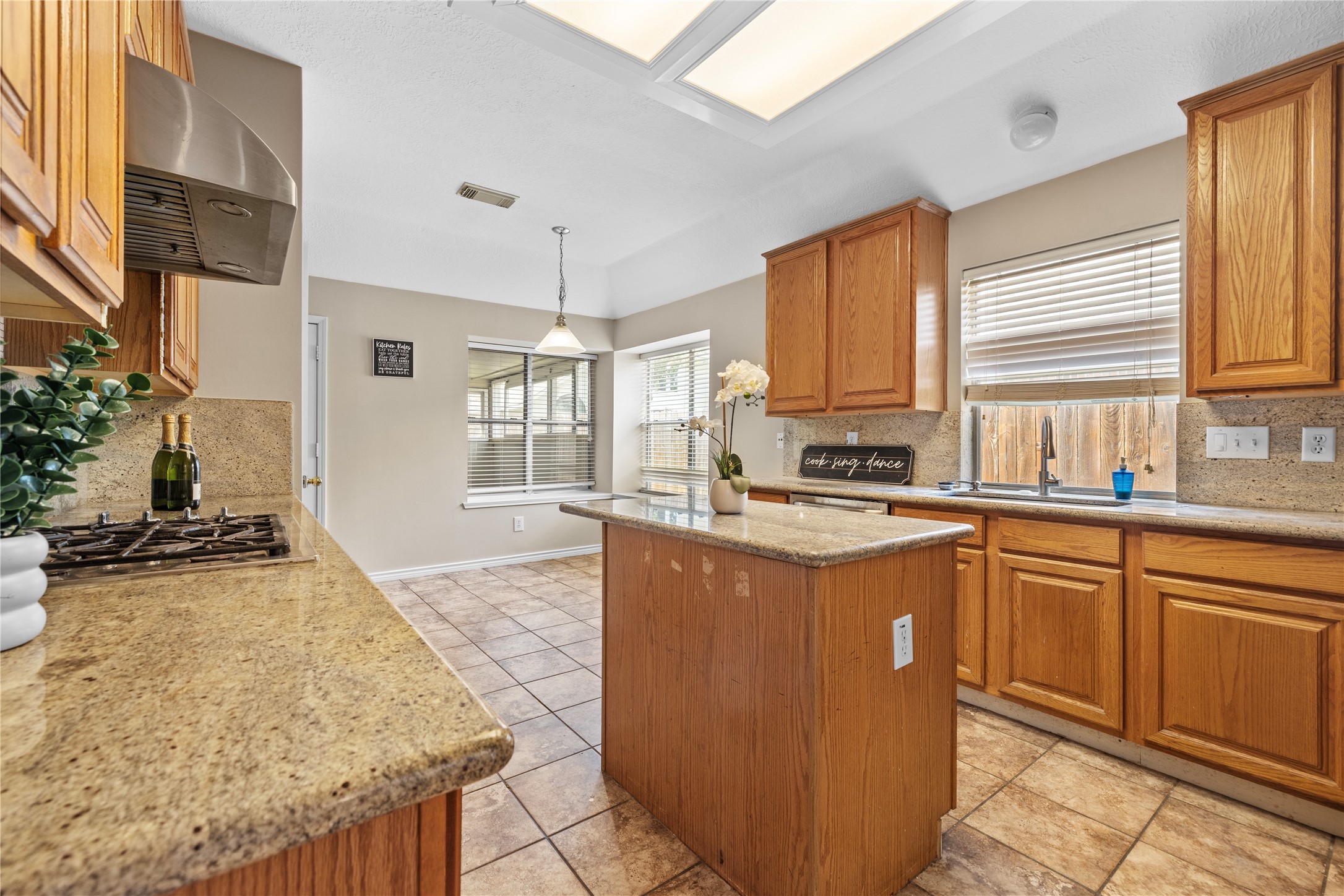8619 Bridge Park Drive Property Photo 14