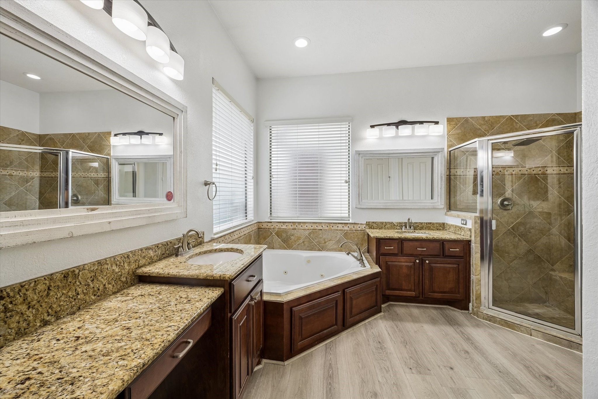 17610 Beckerdell Lane Property Photo 10