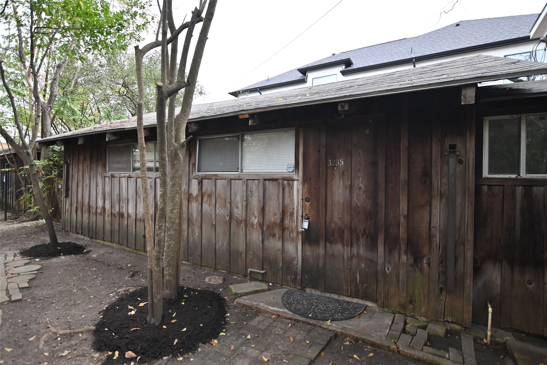 3235 Greenbriar Drive Property Photo 3