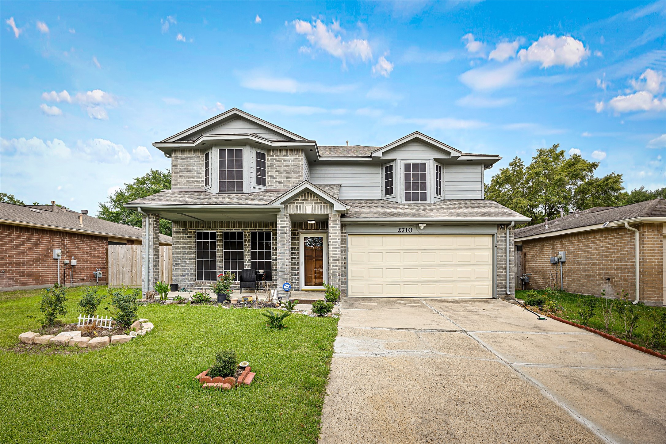 2710 Fox View Circle Property Photo 1