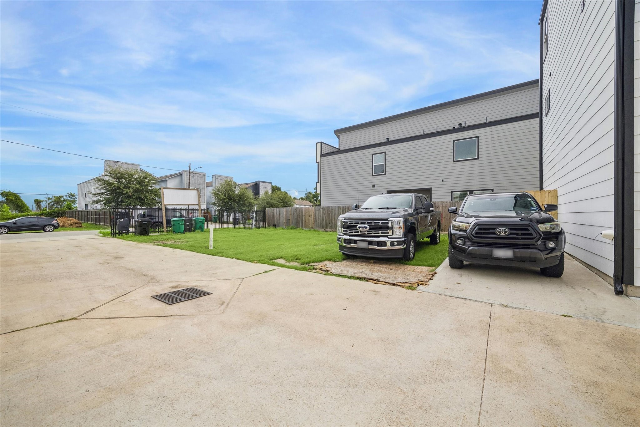 104 E 44th Street Property Photo 2