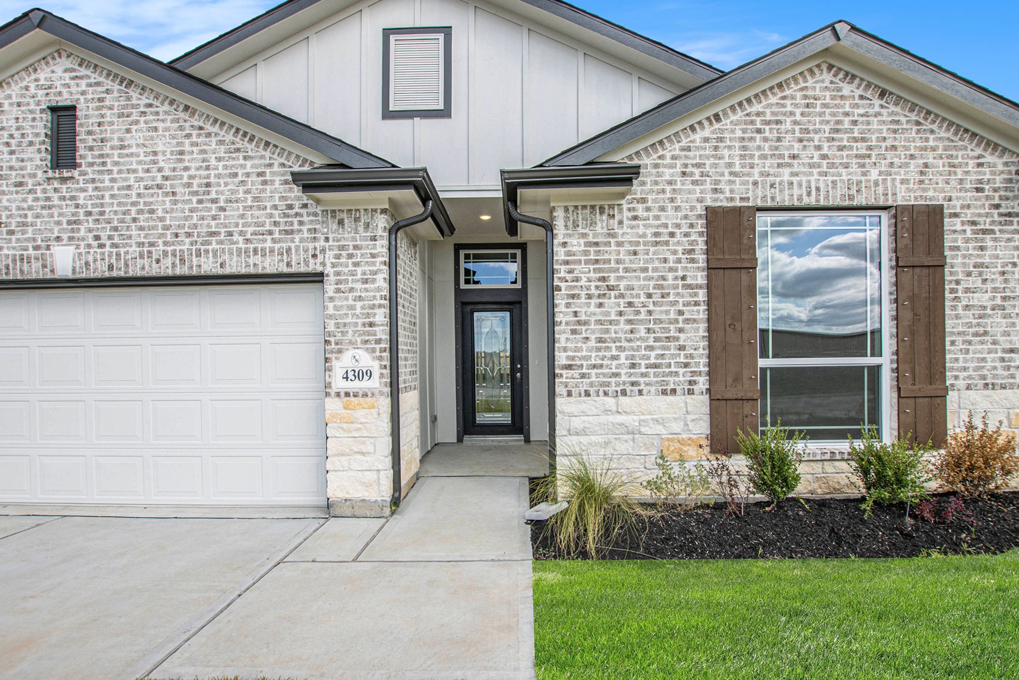 4309 Ellison Street Property Photo 4