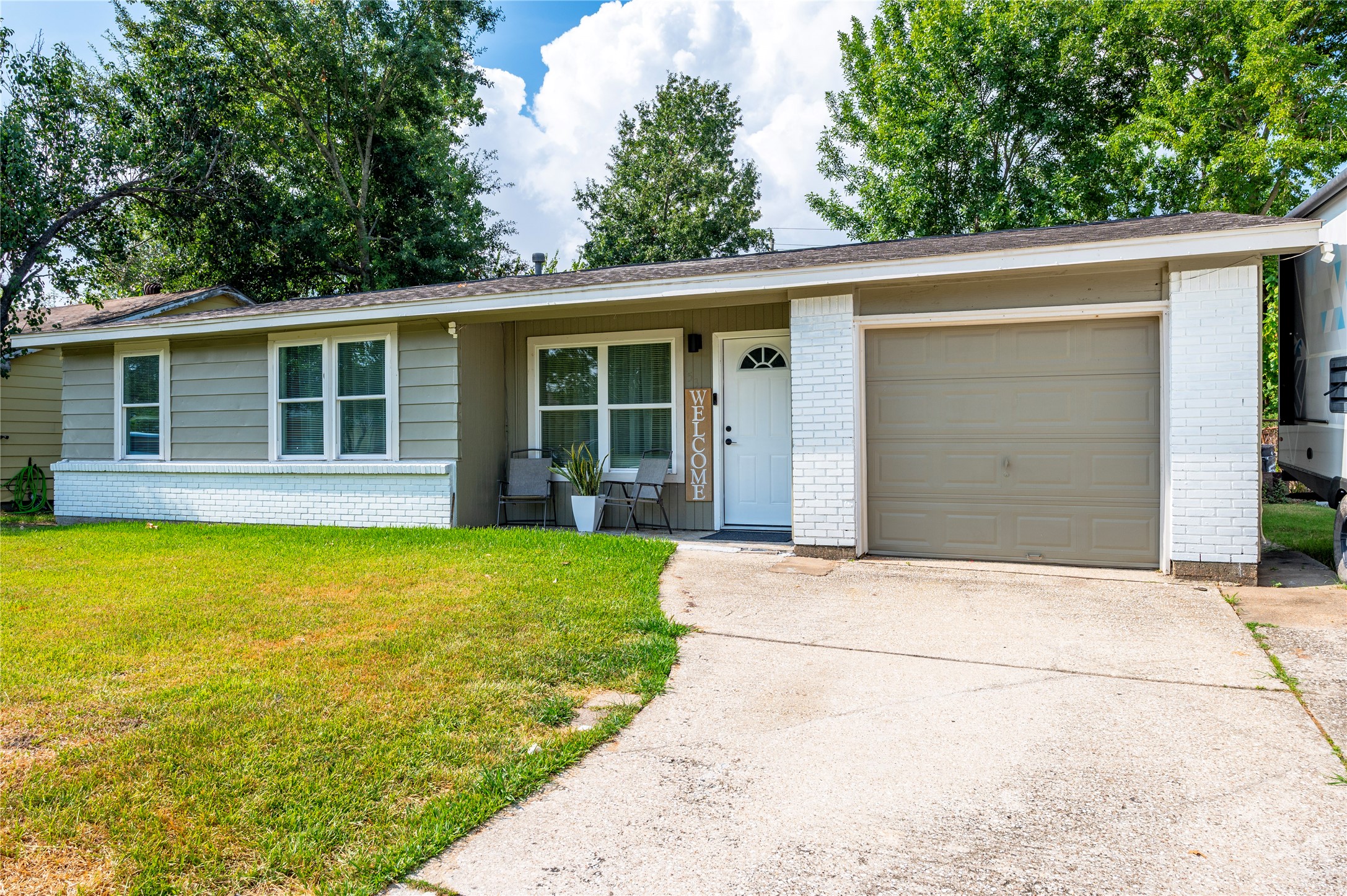 5311 Louise Street Property Photo 1