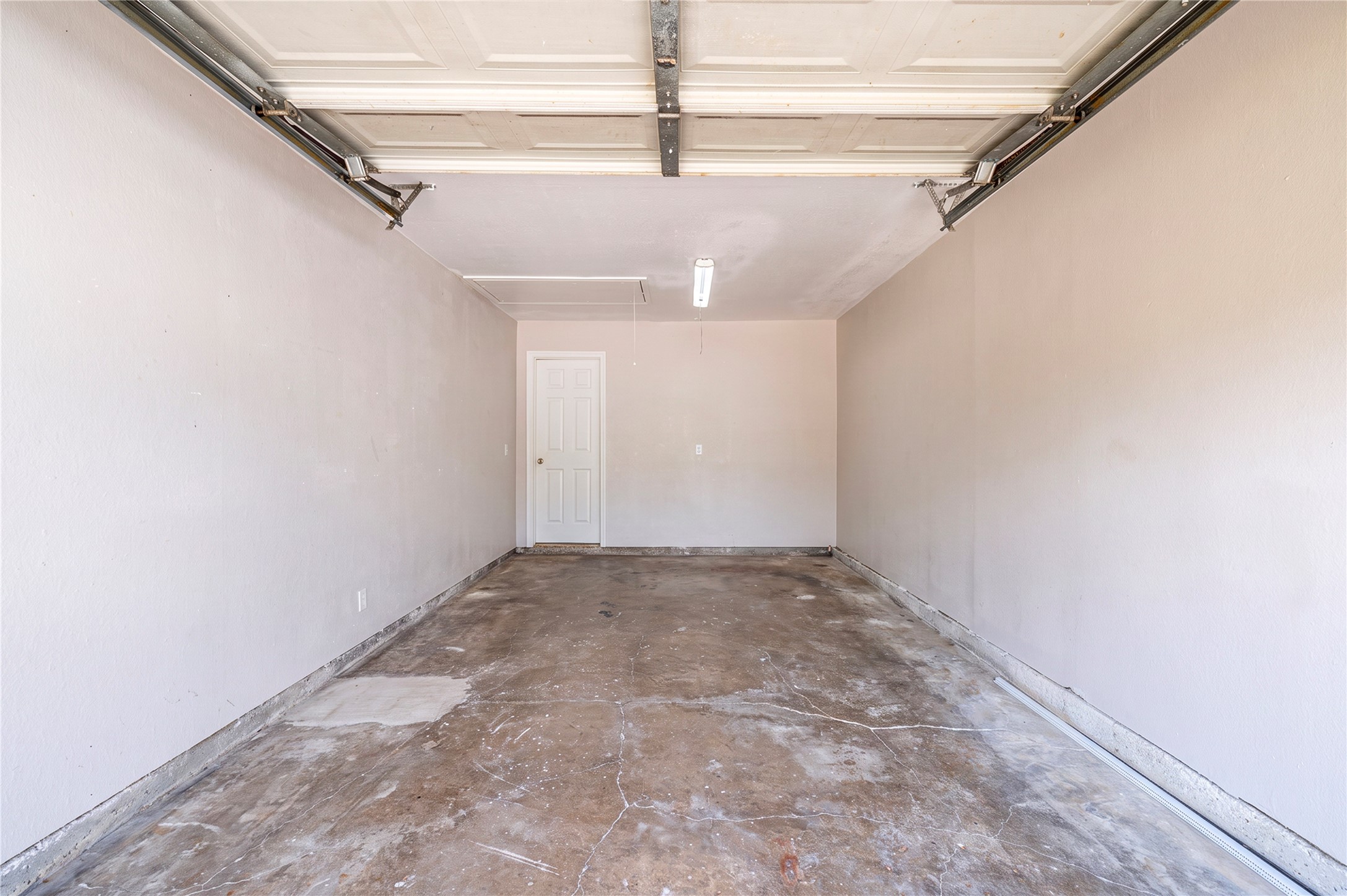 5311 Louise Street Property Photo 20