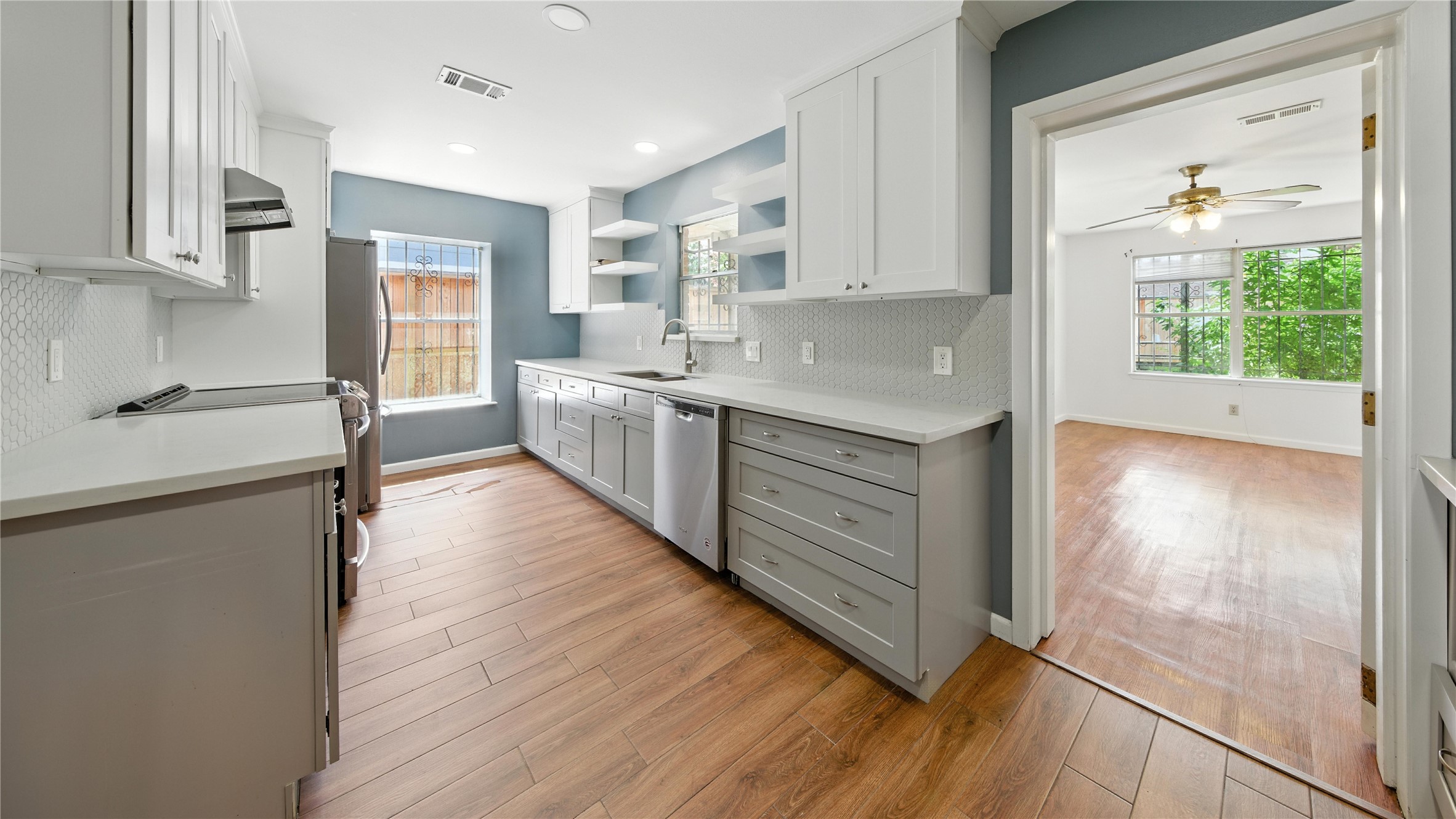 7323 Carew Street Property Photo 6