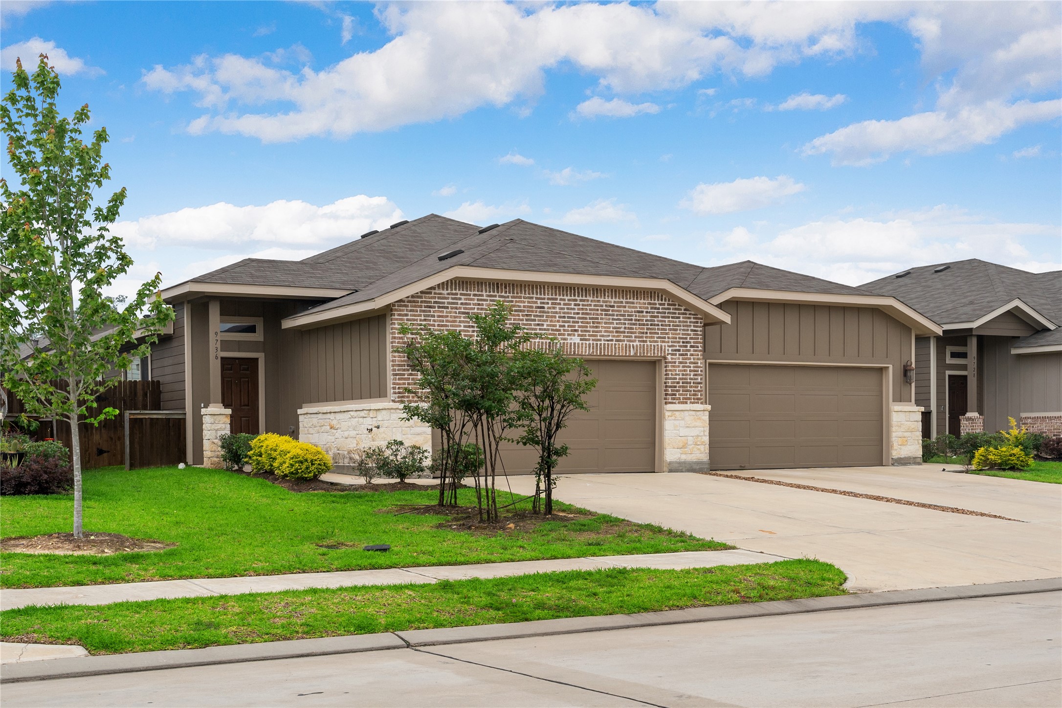 9732 Grosbeak Lane Property Photo 1