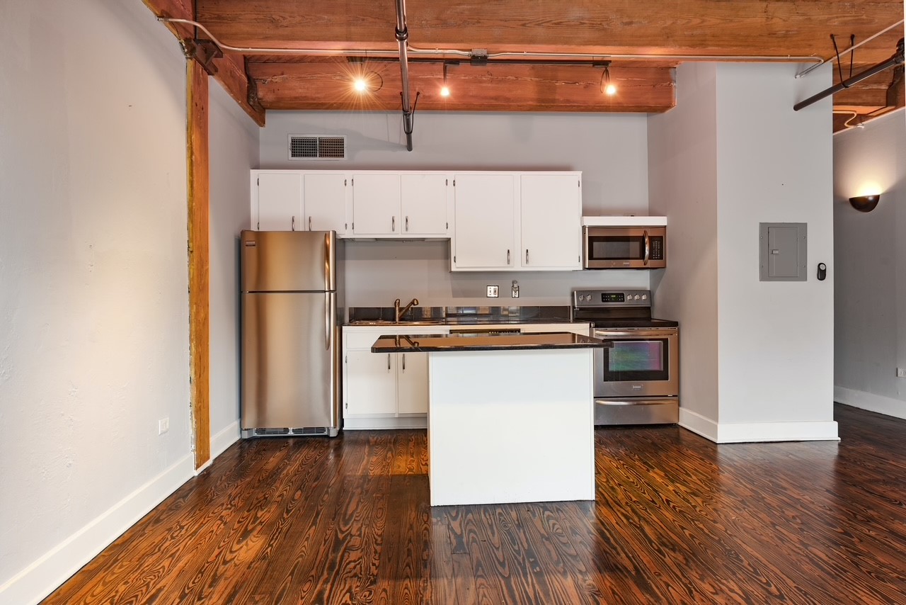 711 William Street 209 Property Photo 3