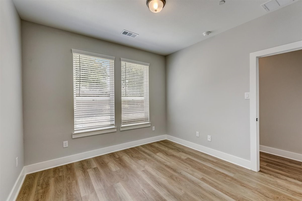 4700 Colosseum Way Property Photo 6