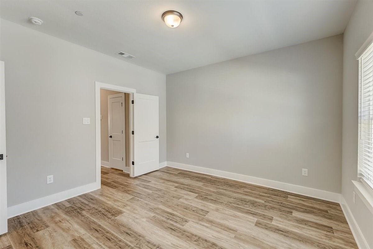 4700 Colosseum Way Property Photo 23