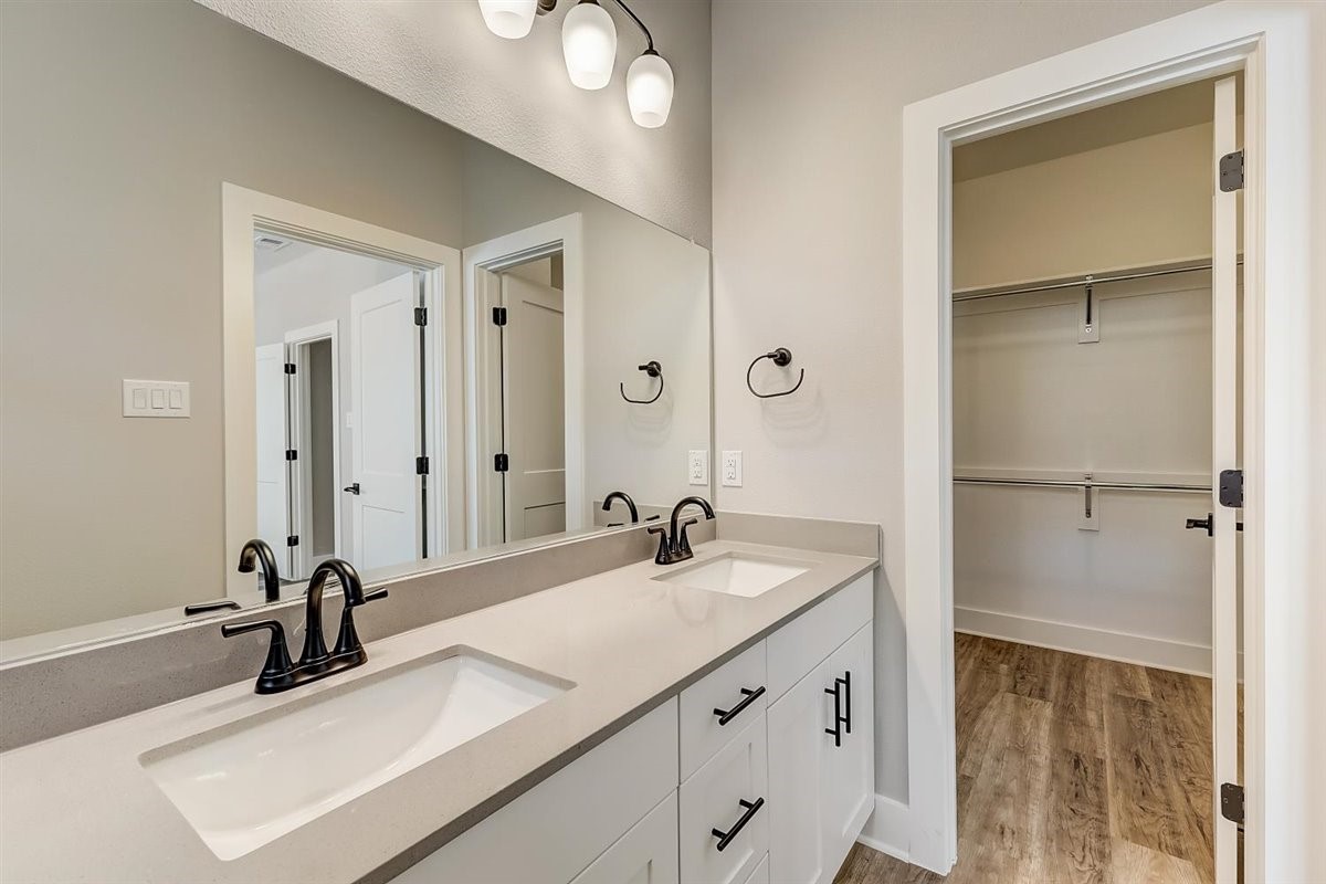 4700 Colosseum Way Property Photo 26
