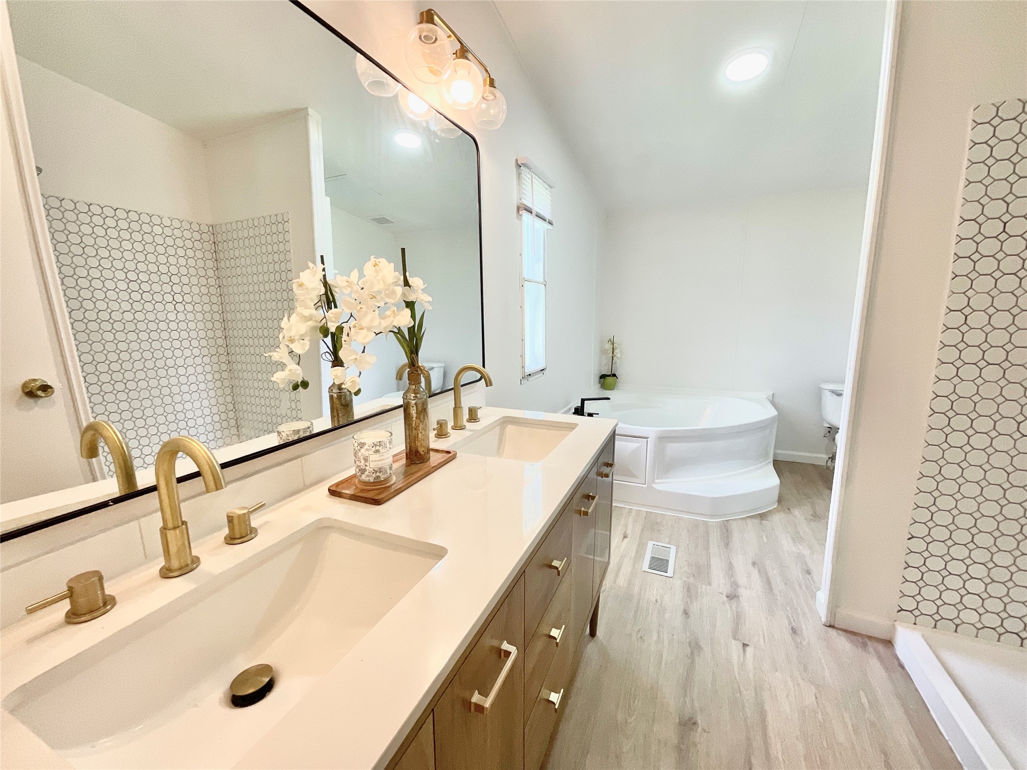 16544 Desert Star Drive Property Photo 4