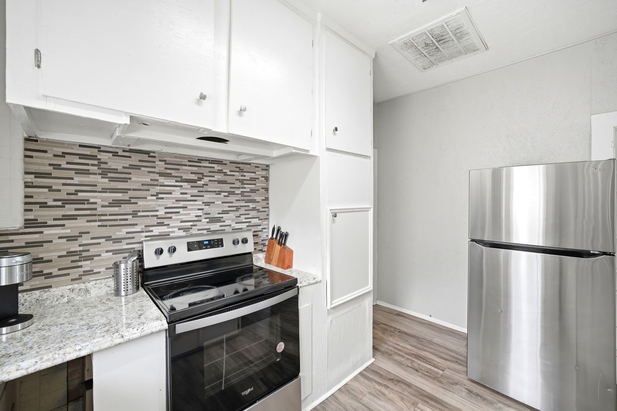 204 W Murrill Street Property Photo 3