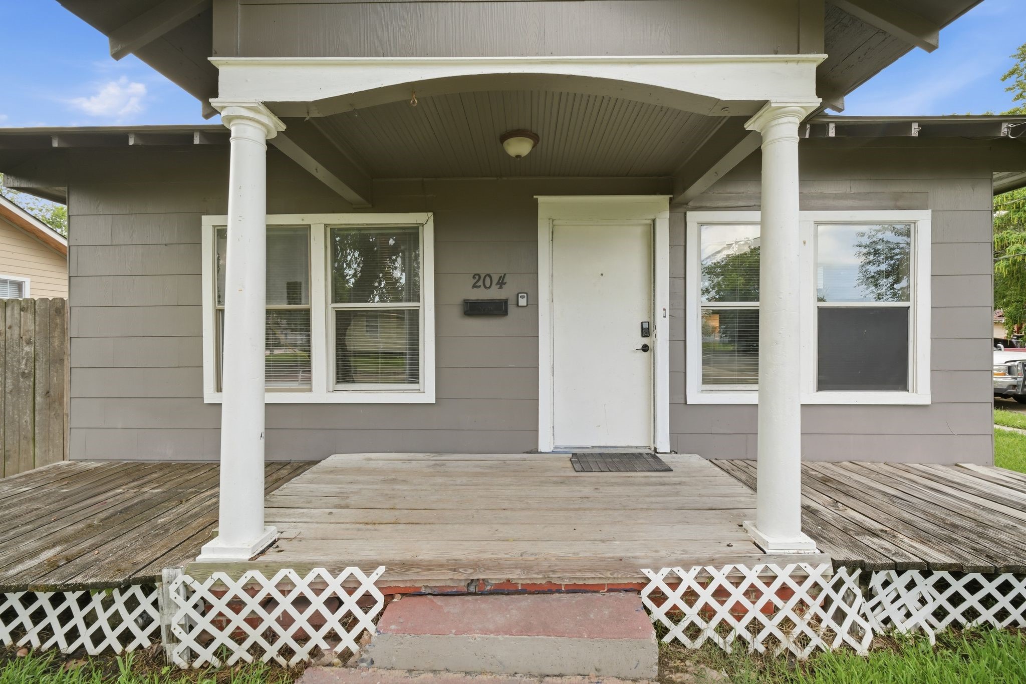 204 W Murrill Street Property Photo 26
