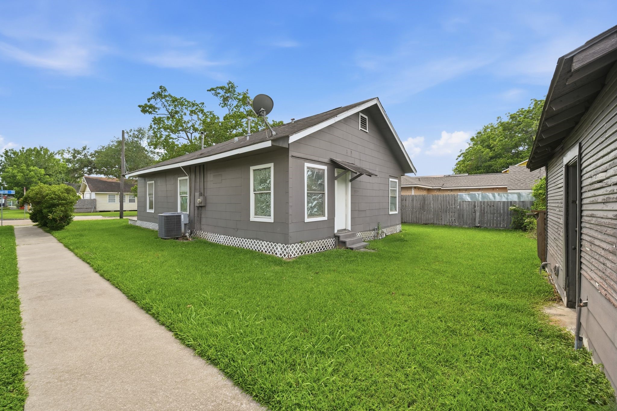 204 W Murrill Street Property Photo 29