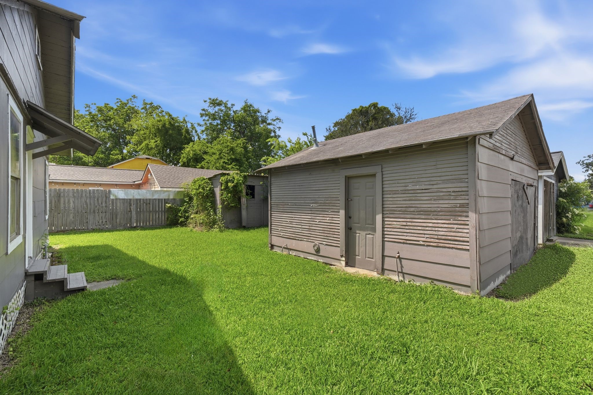 204 W Murrill Street Property Photo 30