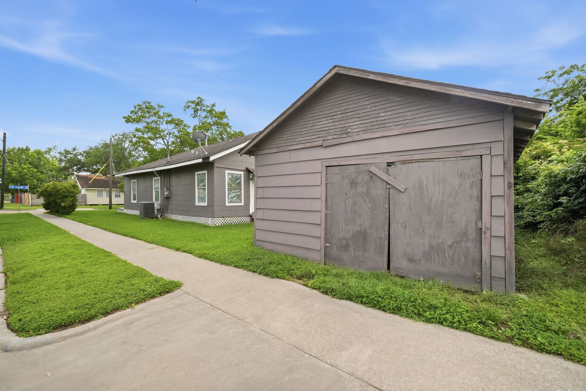 204 W Murrill Street Property Photo 33