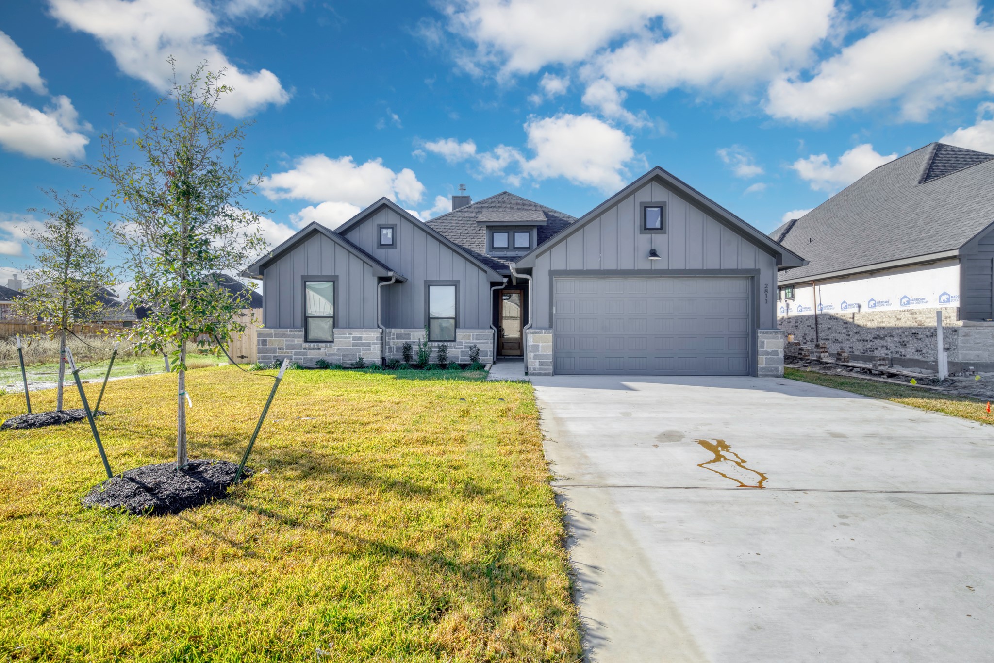 2811 Bombay Property Photo