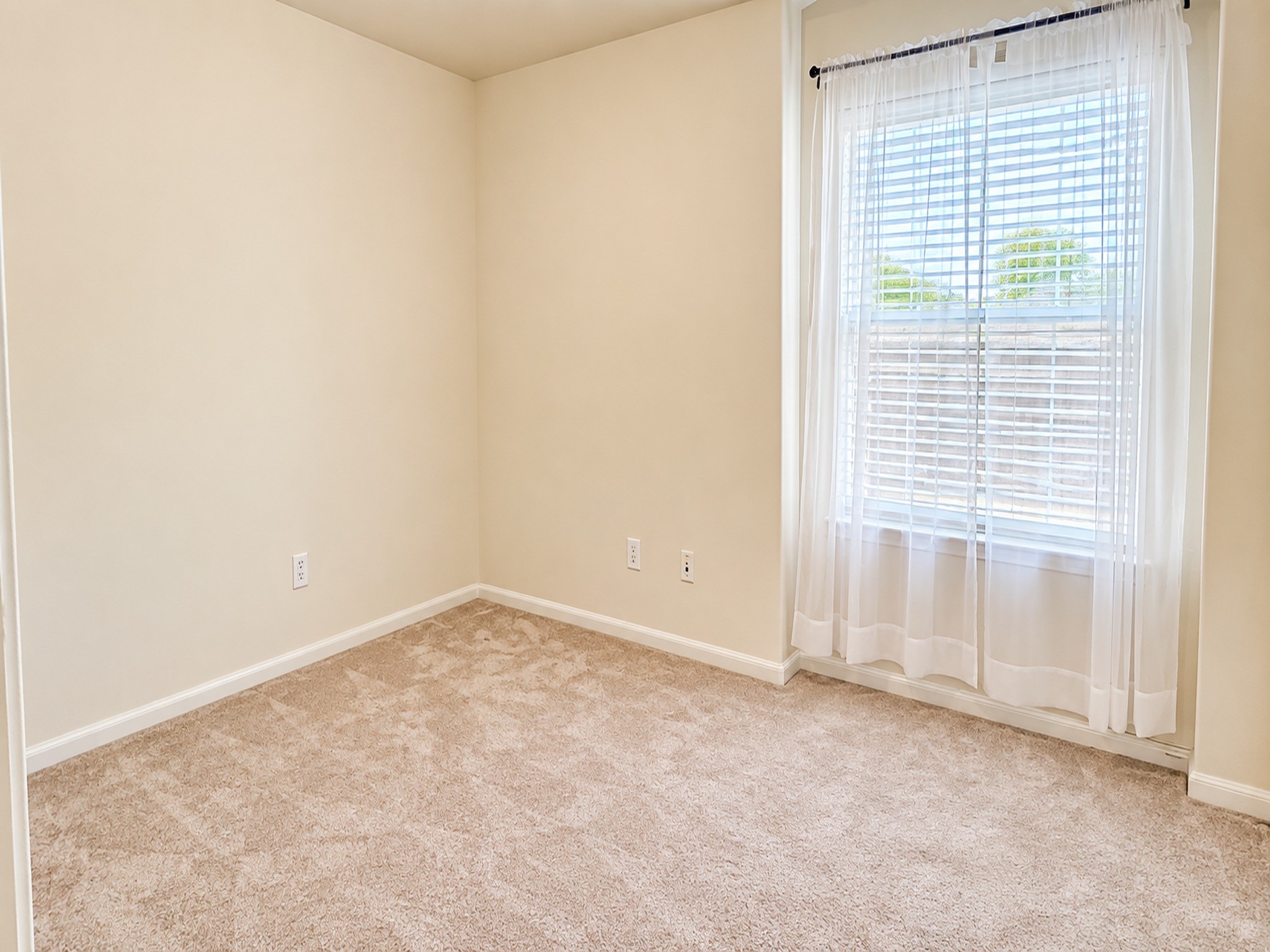26410 Richwood Oaks Drive Property Photo 11