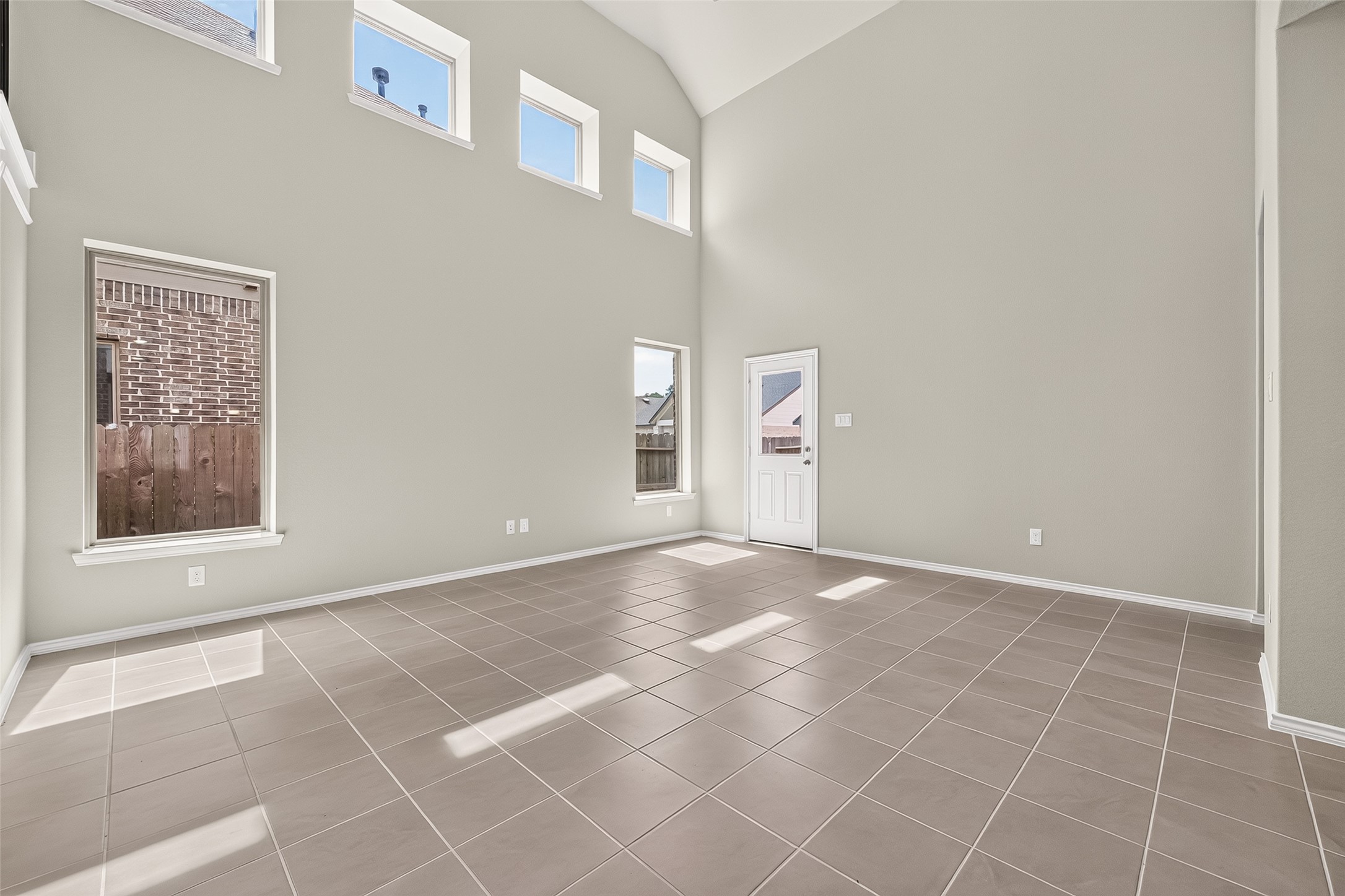 311 Violet Crown Lane Property Photo 4
