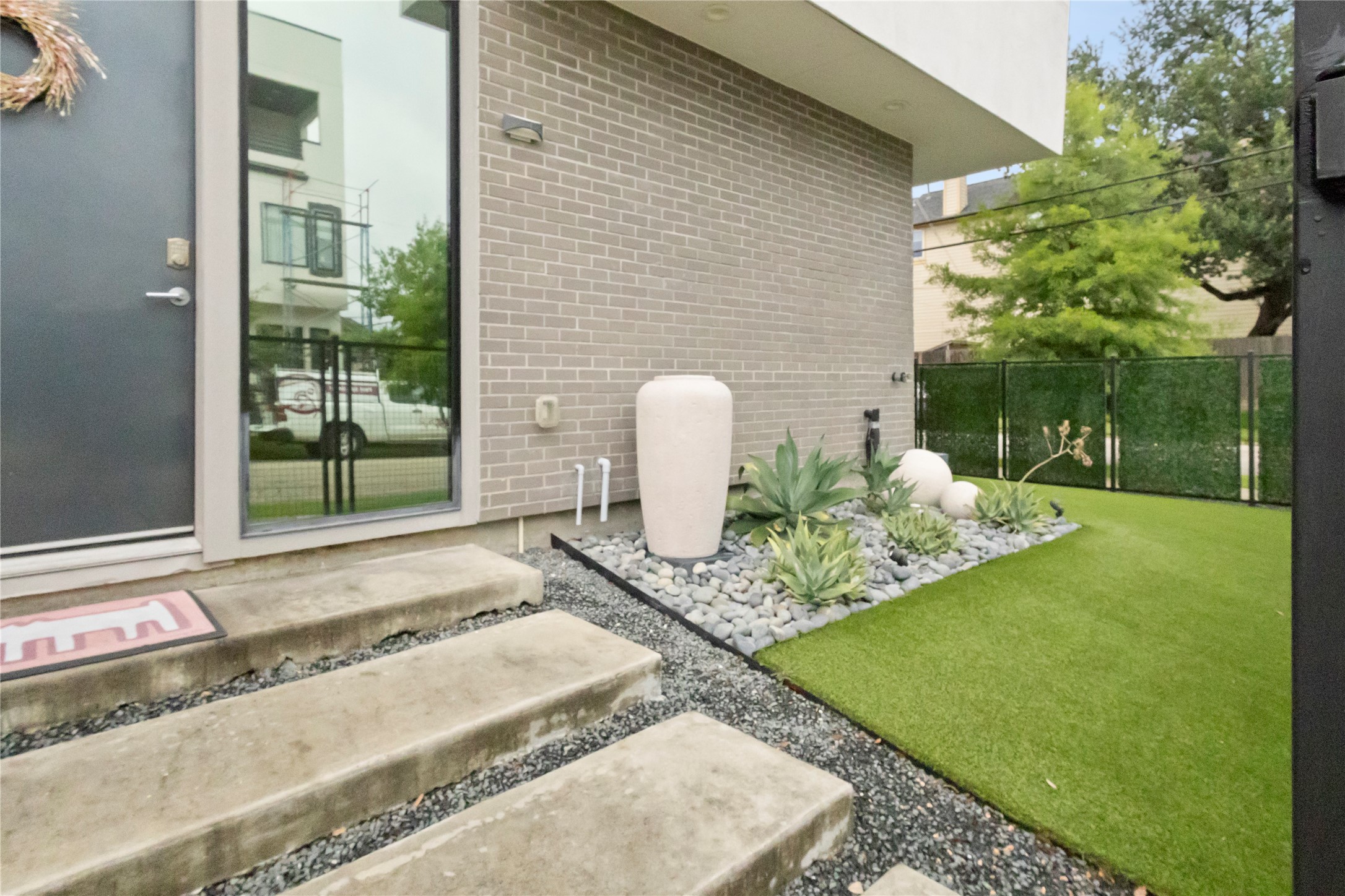 1302 Crocker Street Property Photo 3