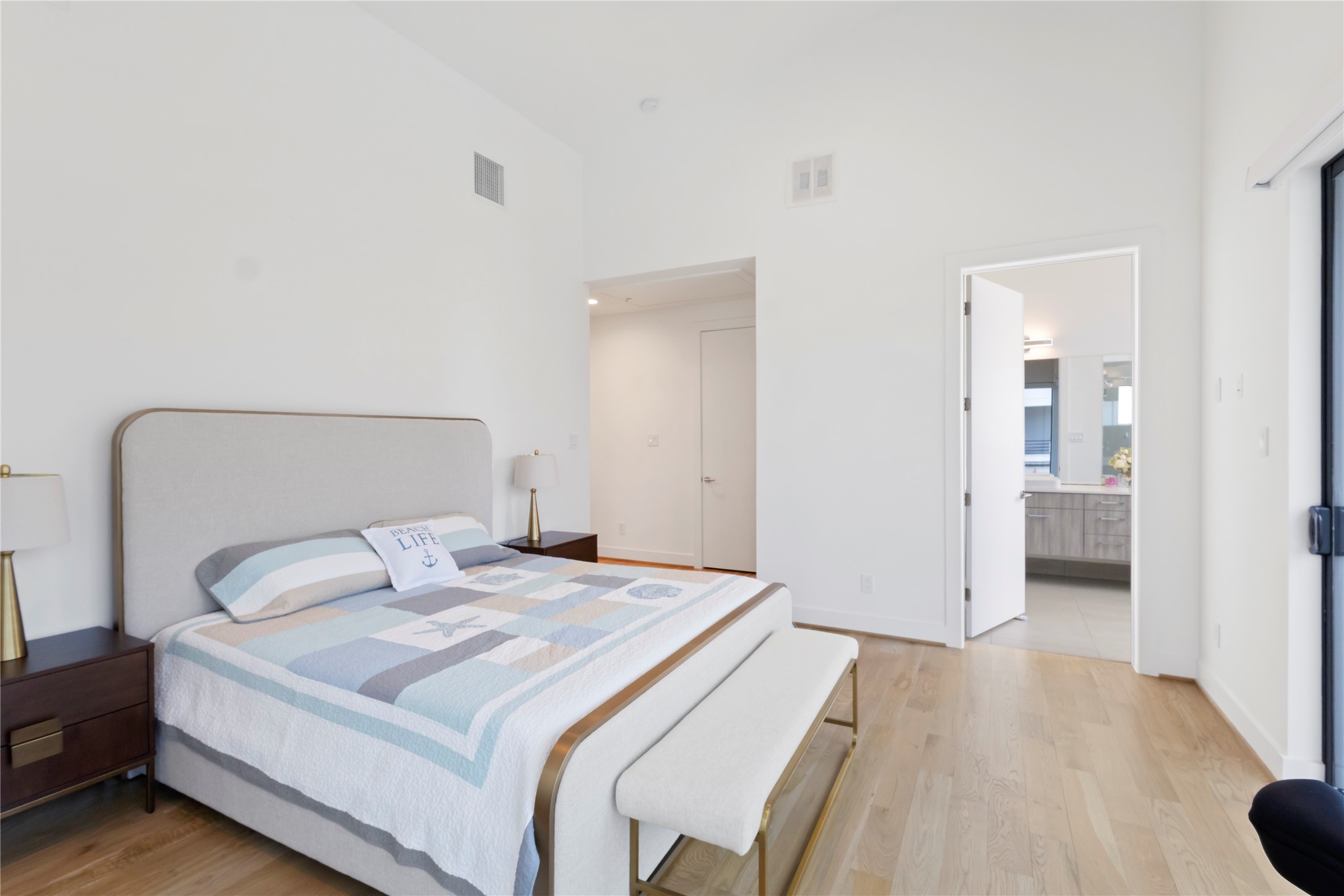 1302 Crocker Street Property Photo 24