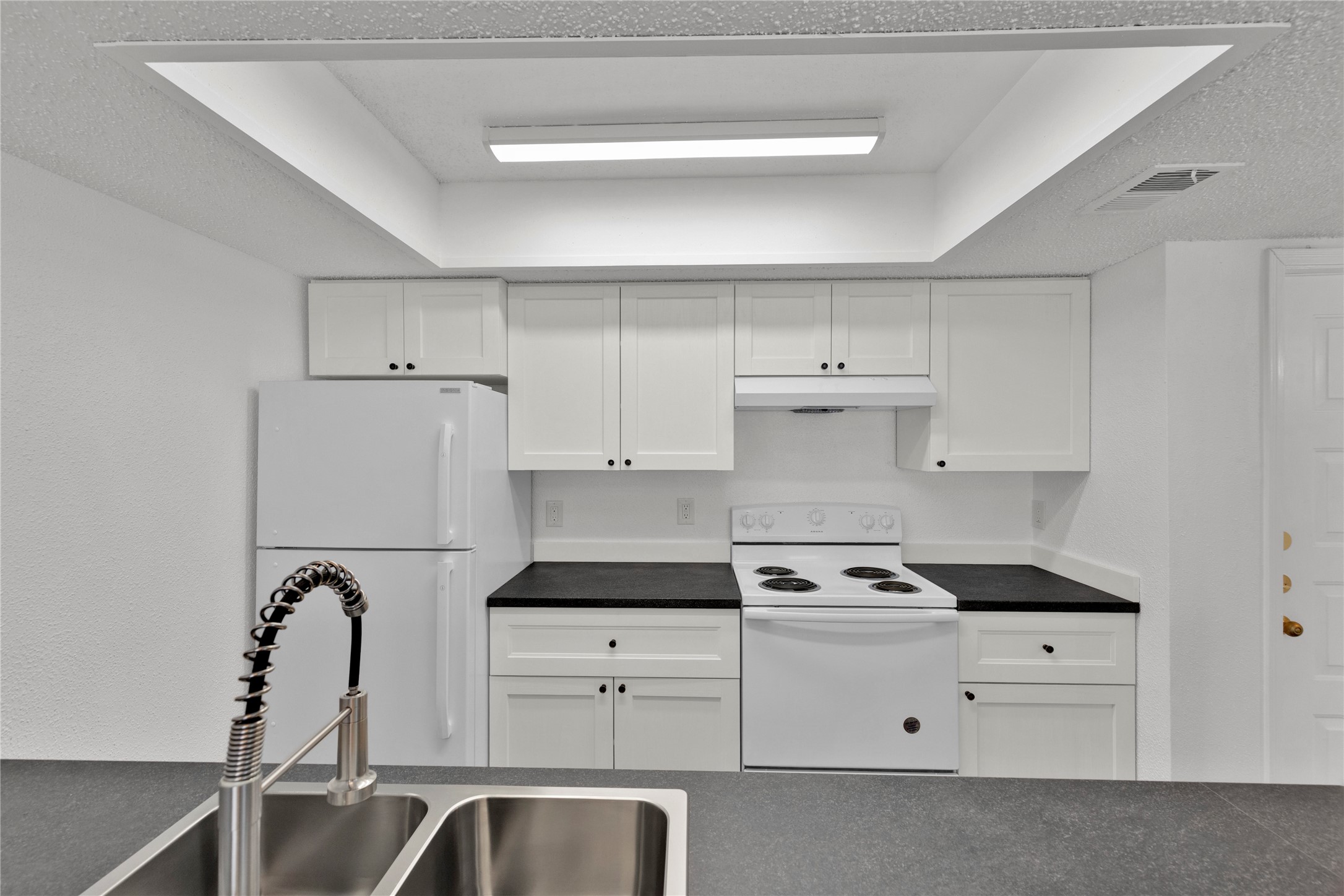 2830 S Bartell Drive 23 Property Photo 7