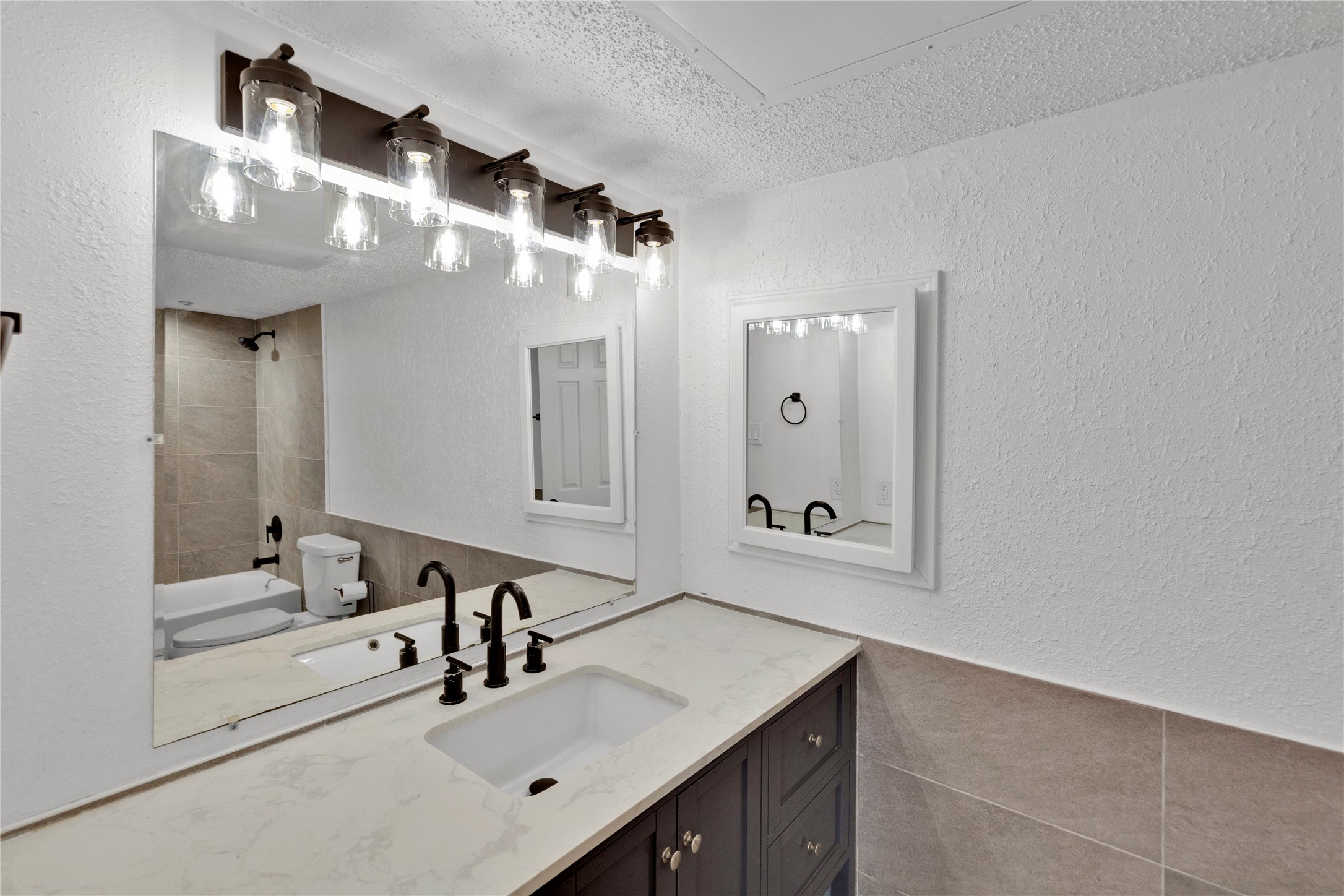 2830 S Bartell Drive 23 Property Photo 11