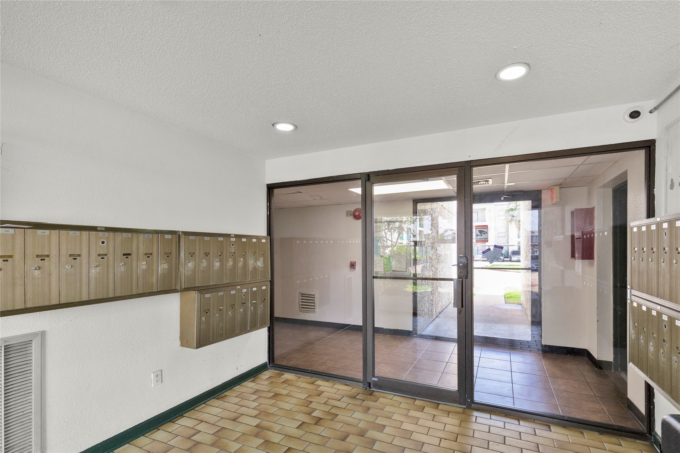 2830 S Bartell Drive 23 Property Photo 16