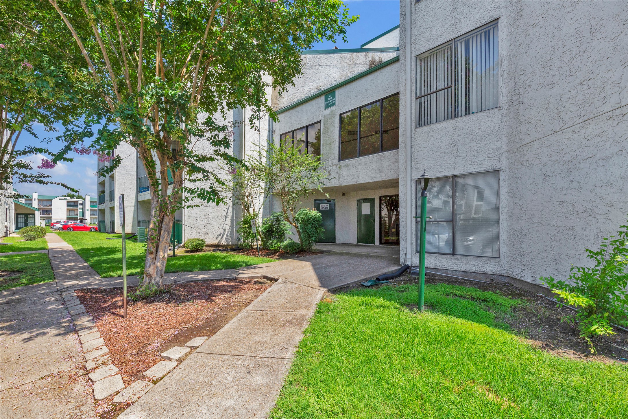 2830 S Bartell Drive 23 Property Photo 18