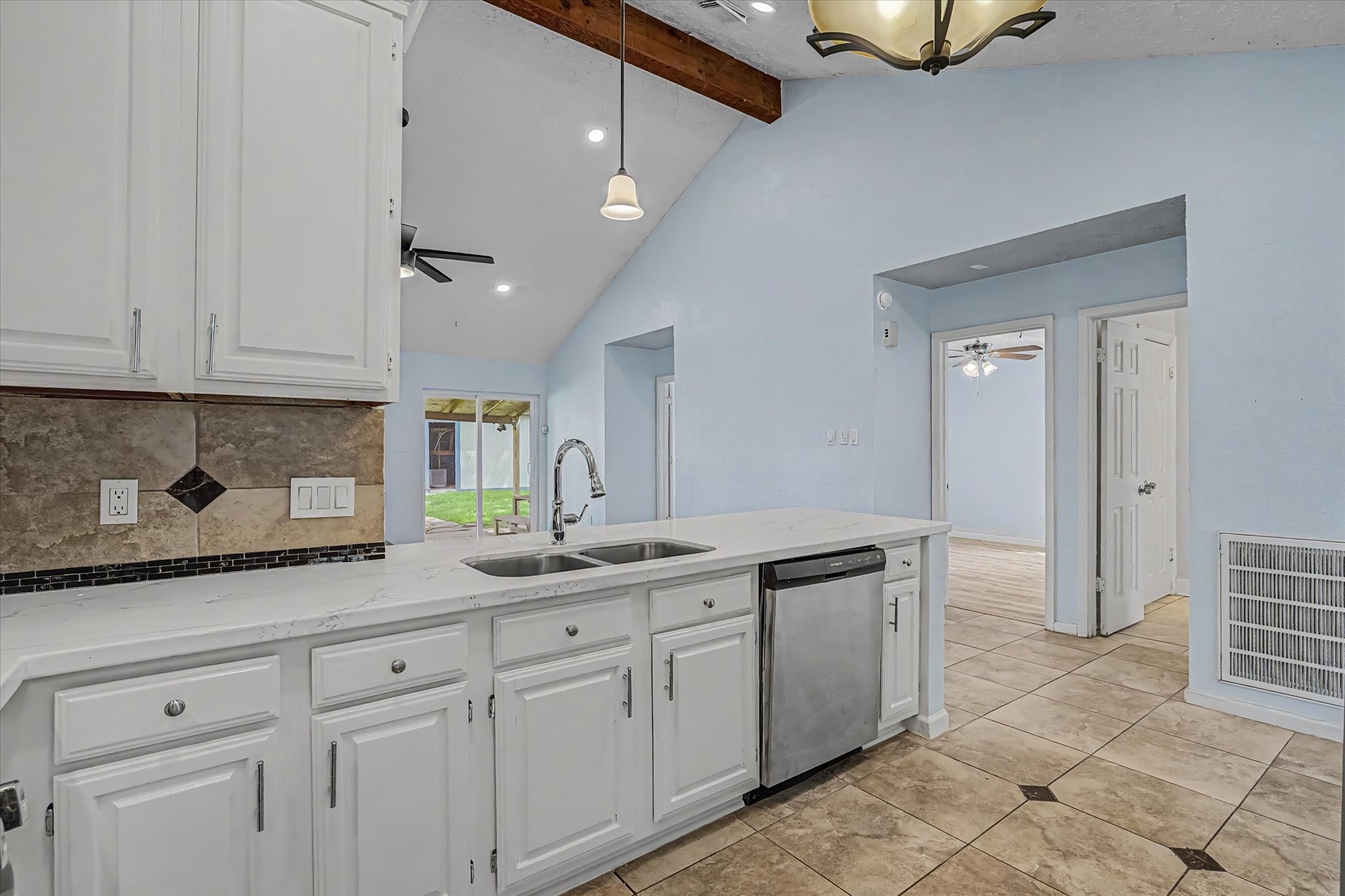 14218 Whitecross Drive Property Photo 10