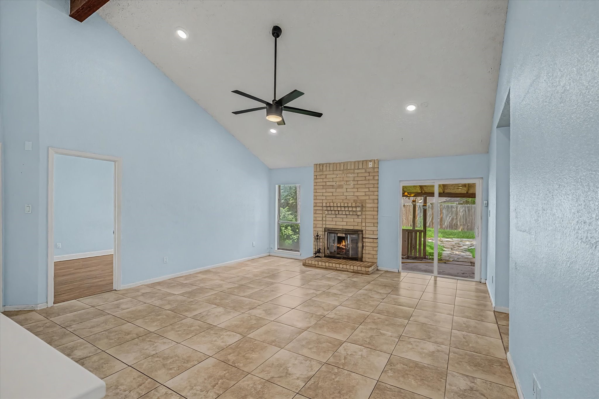14218 Whitecross Drive Property Photo 12