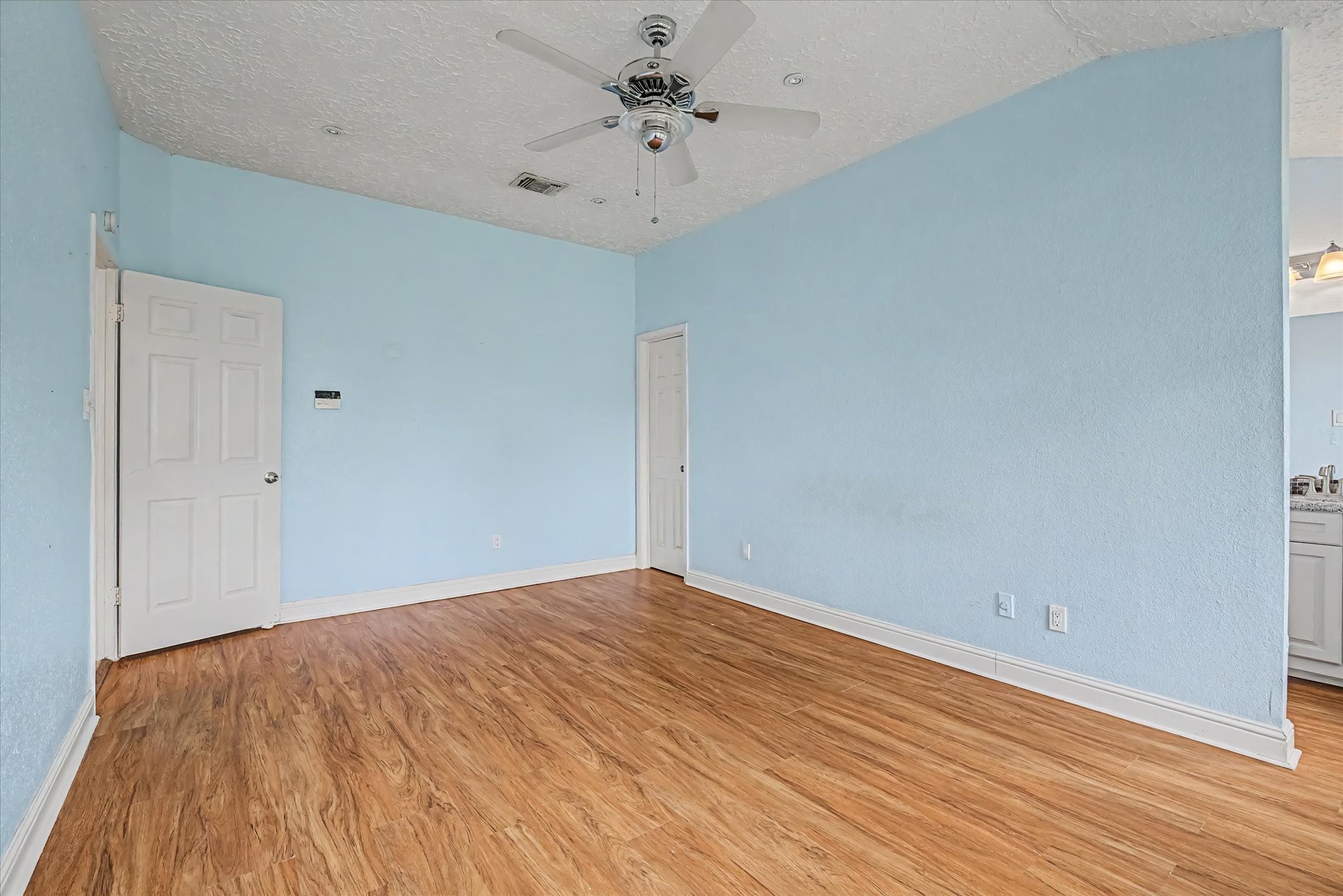 14218 Whitecross Drive Property Photo 18