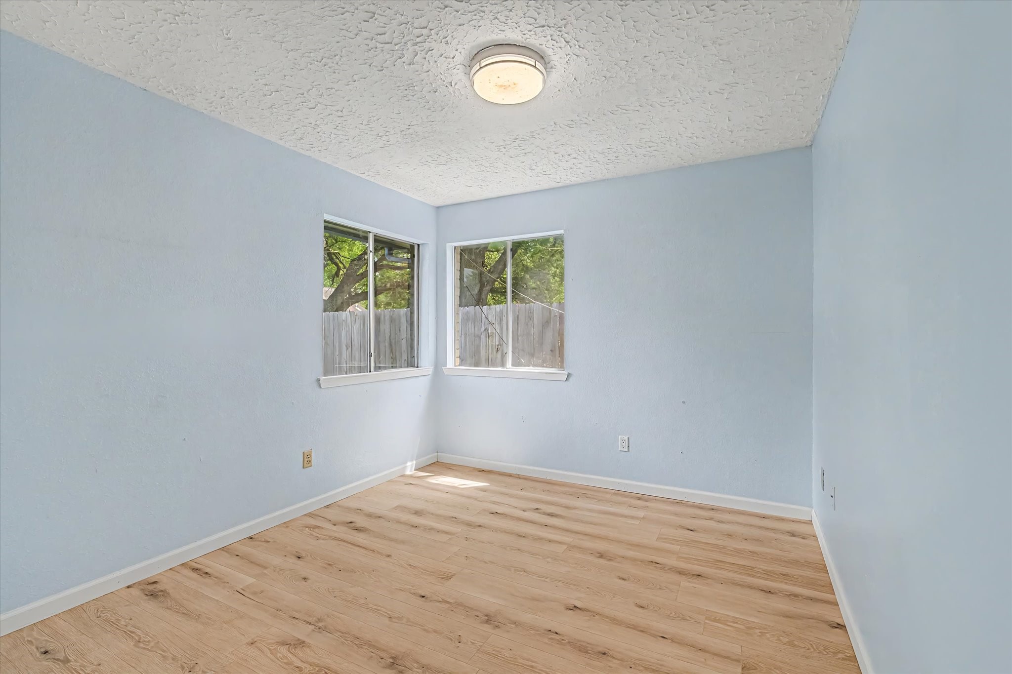 14218 Whitecross Drive Property Photo 24